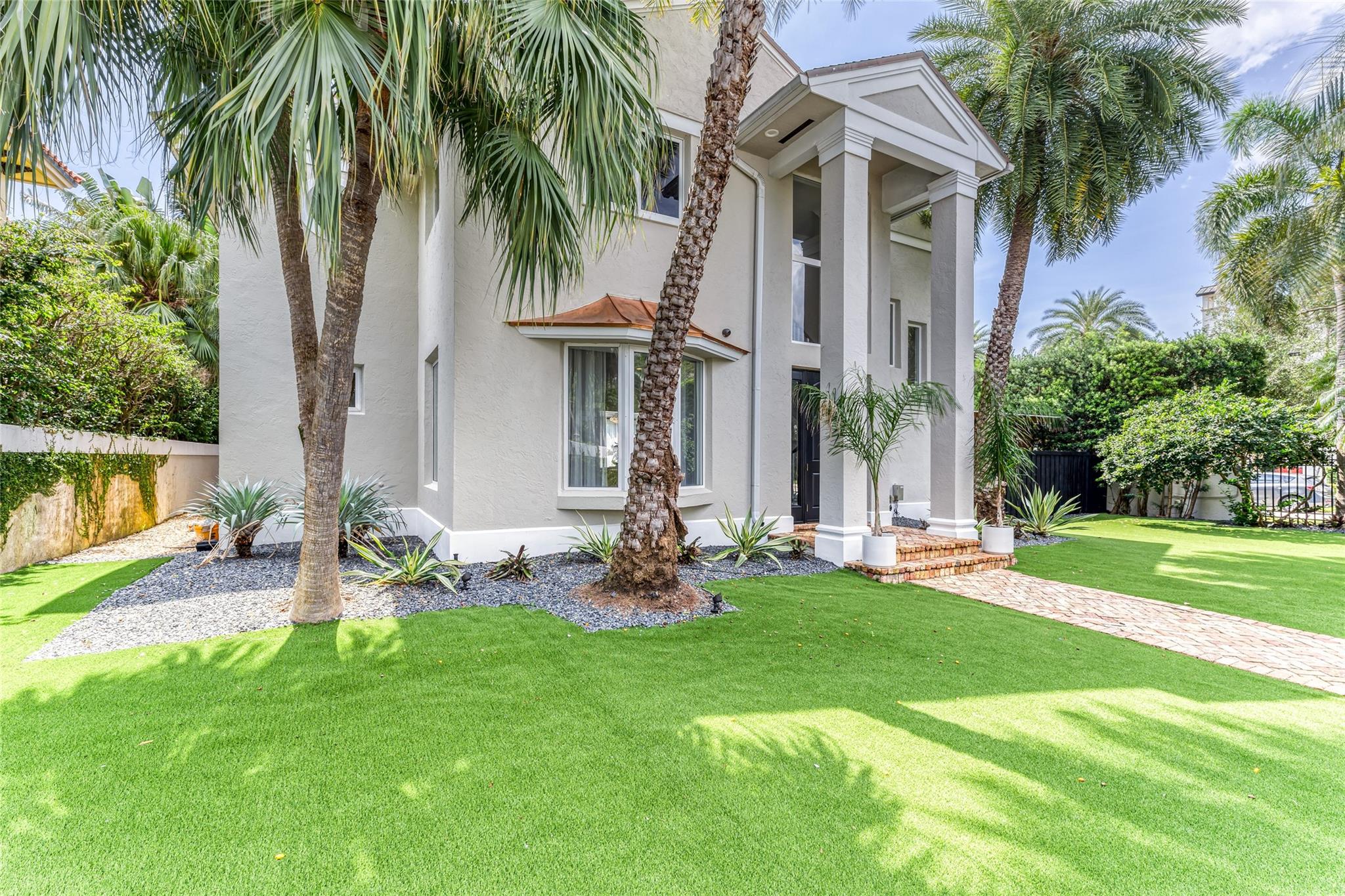 524 Poinciana Dr.