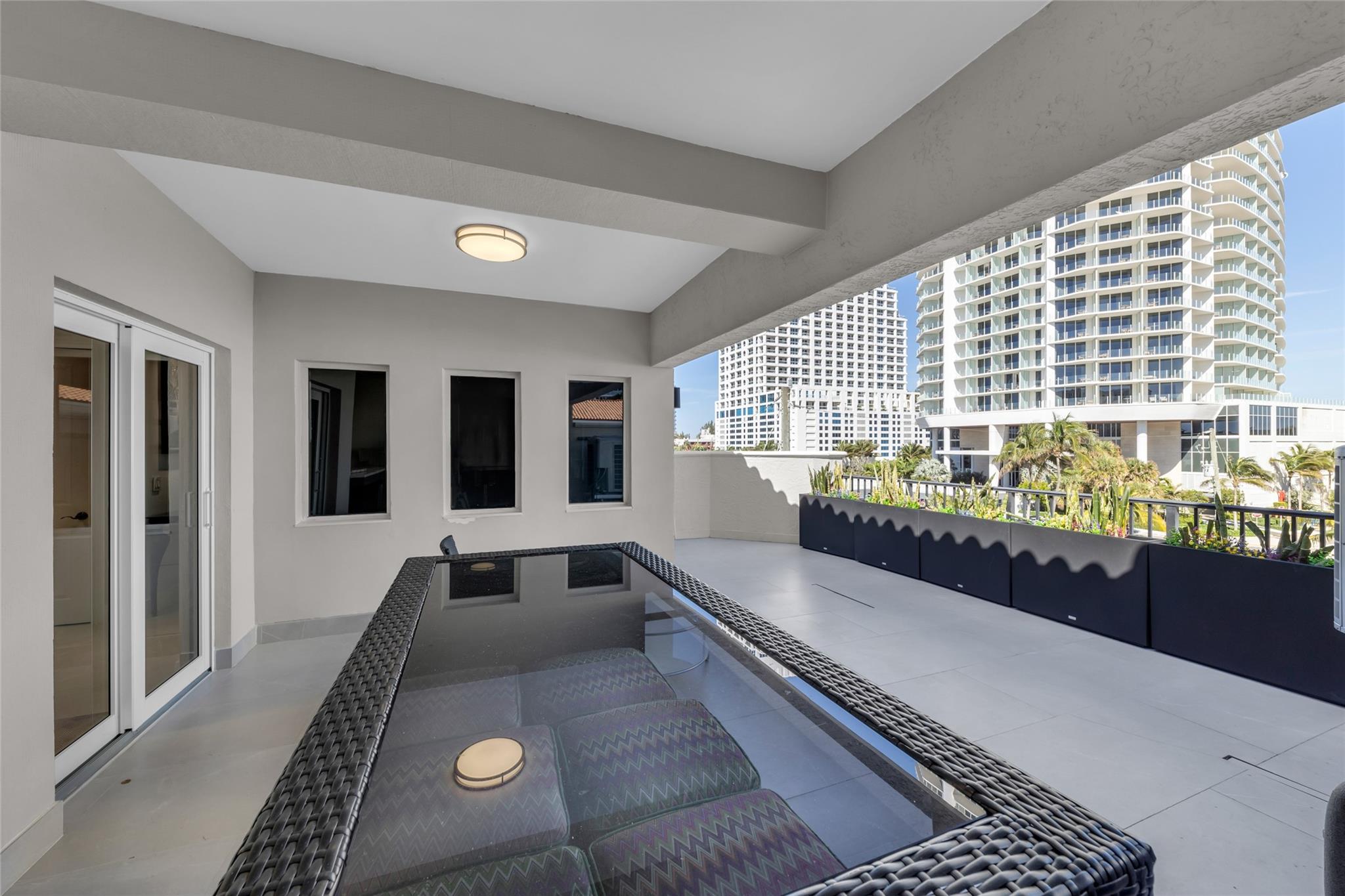 3021 RIOMAR ST 3021