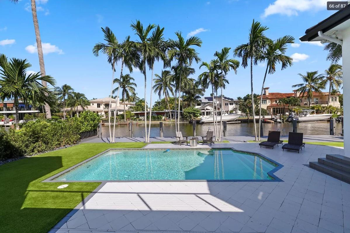 2525 Sea Island Drive