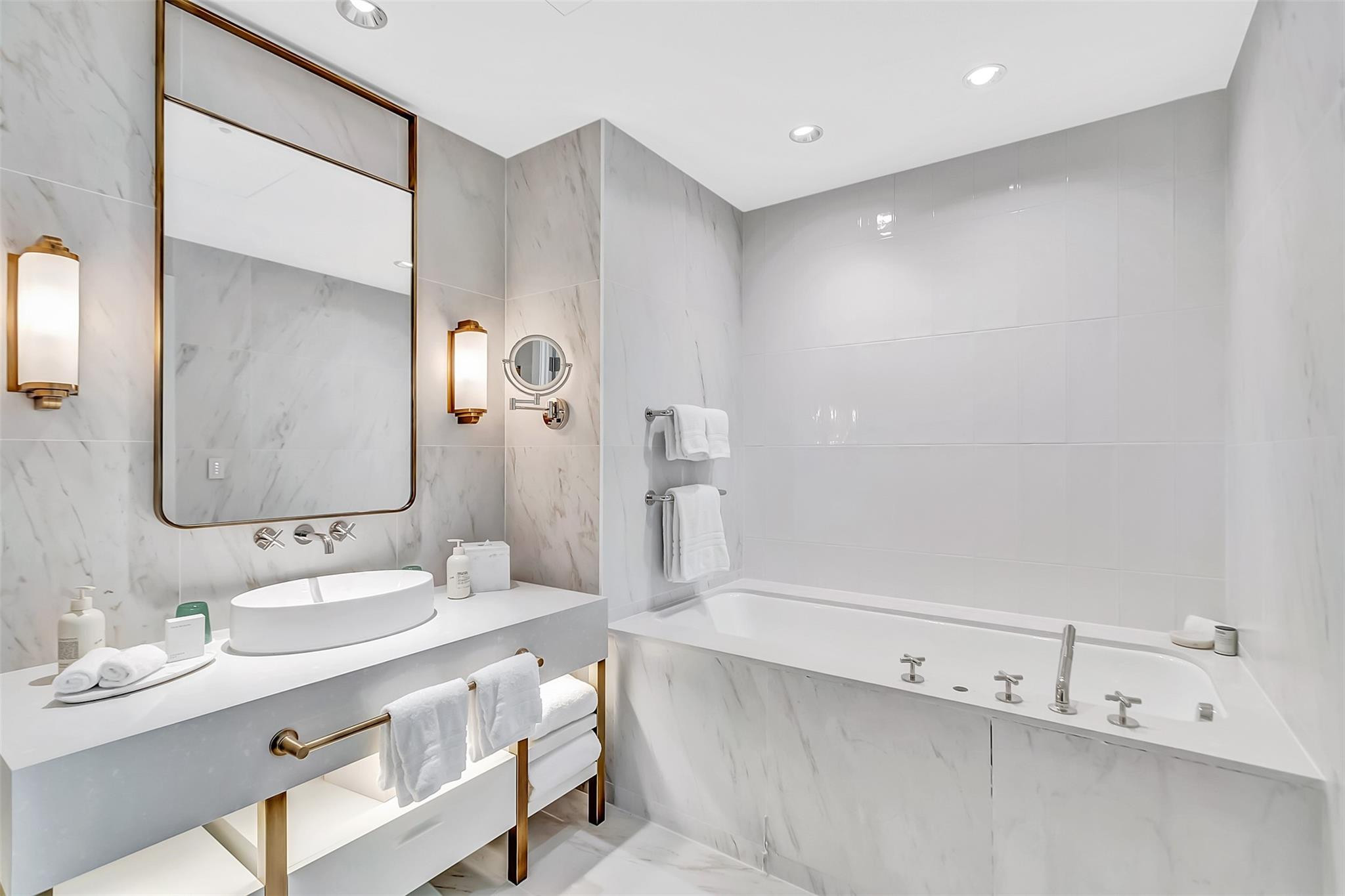 525 N Beach Blvd 1607