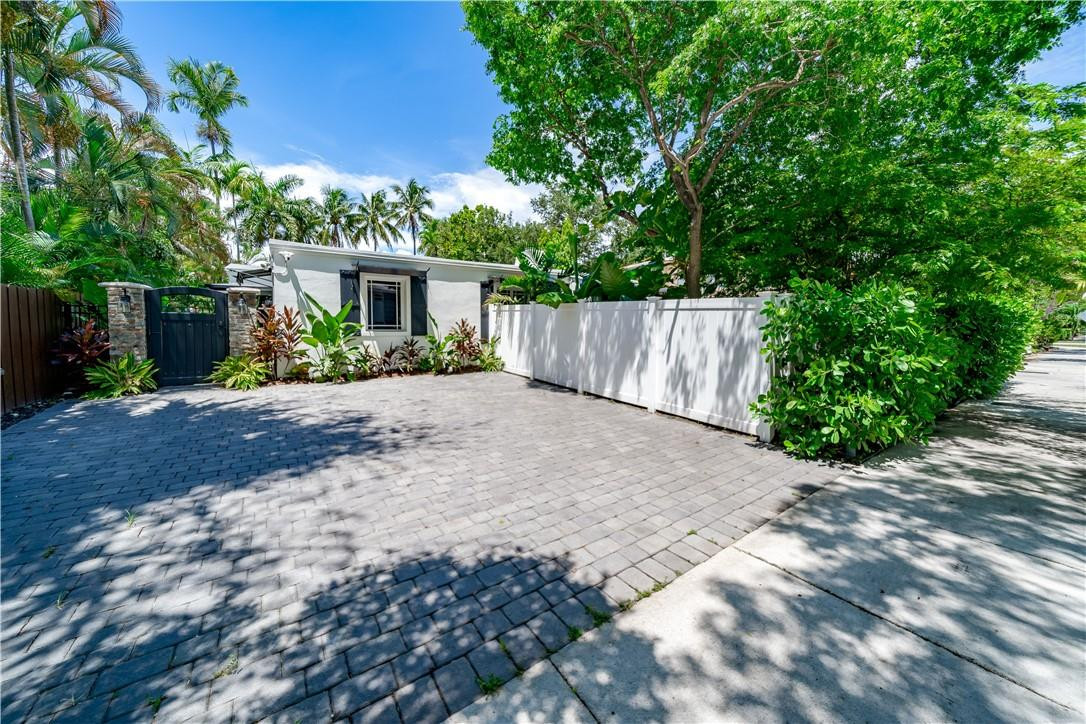 417 NE 15th Avenue