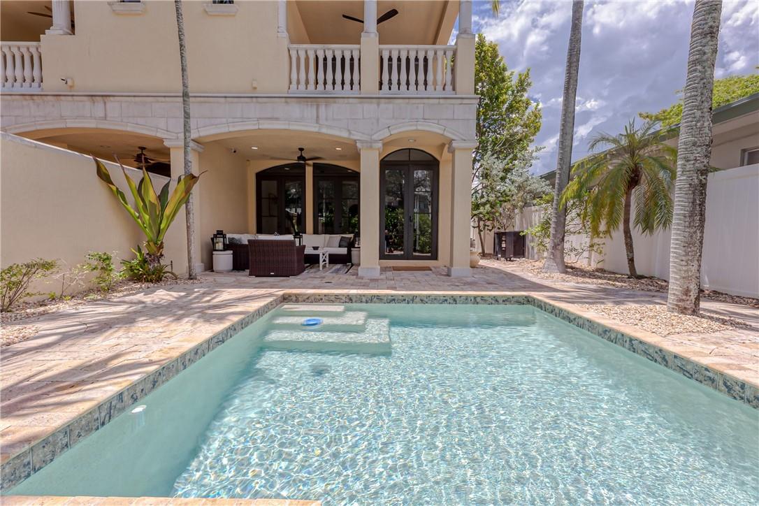 1206 NE 1st Street 1206