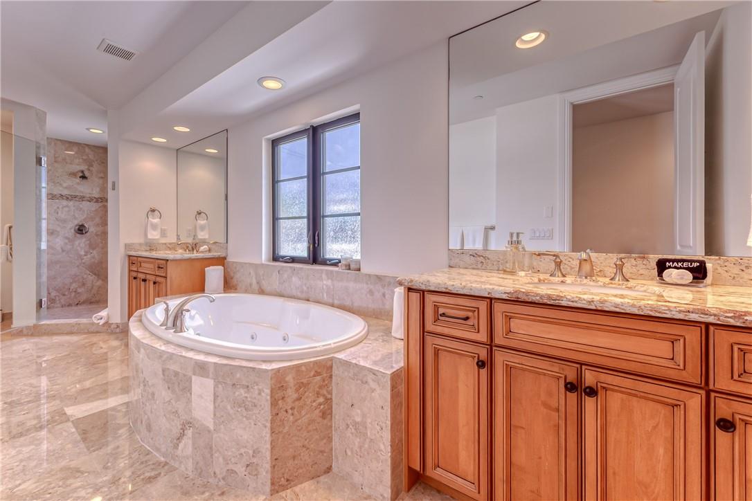 1206 NE 1st Street 1206