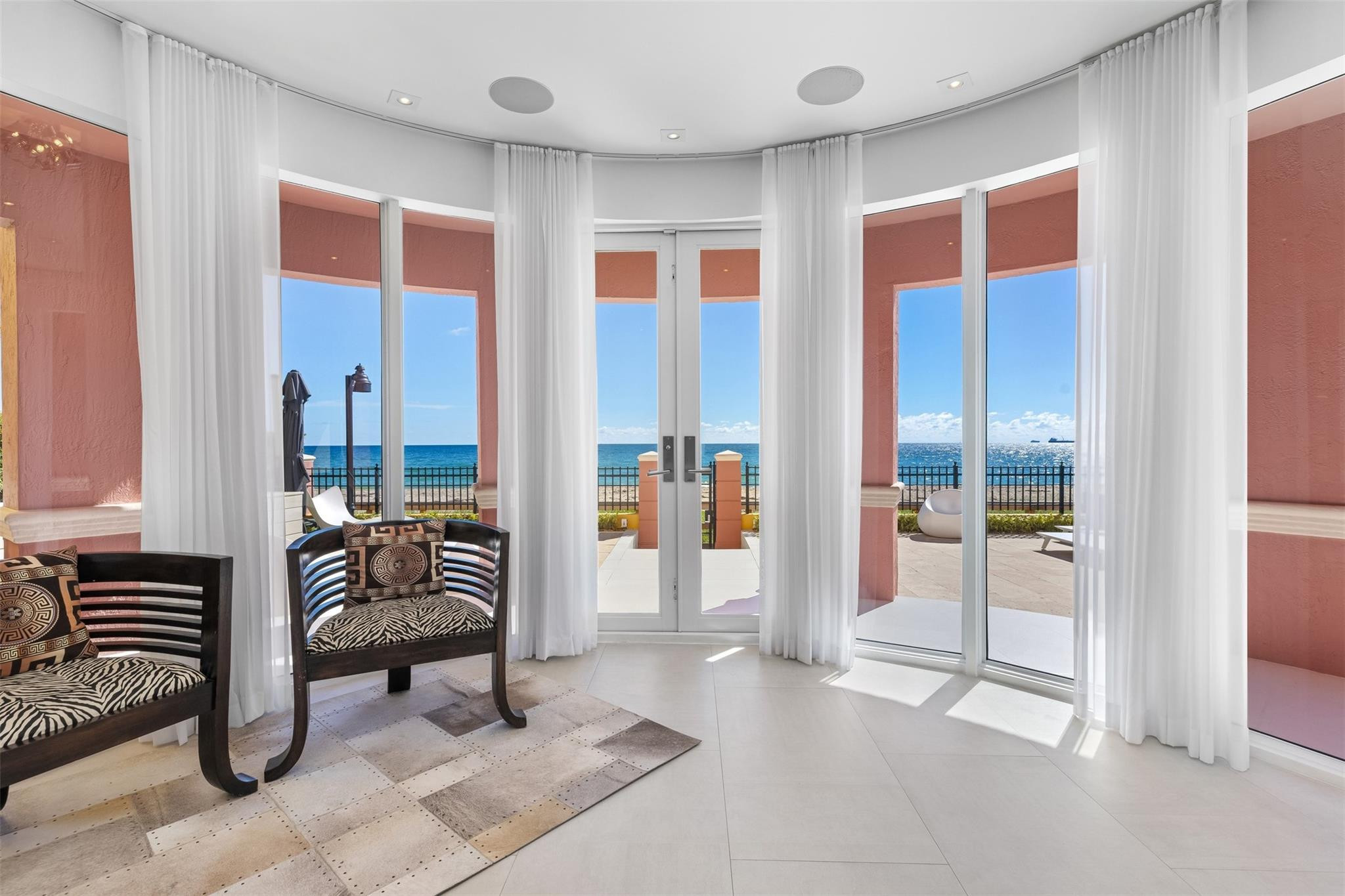 2140 N Ocean Blvd V