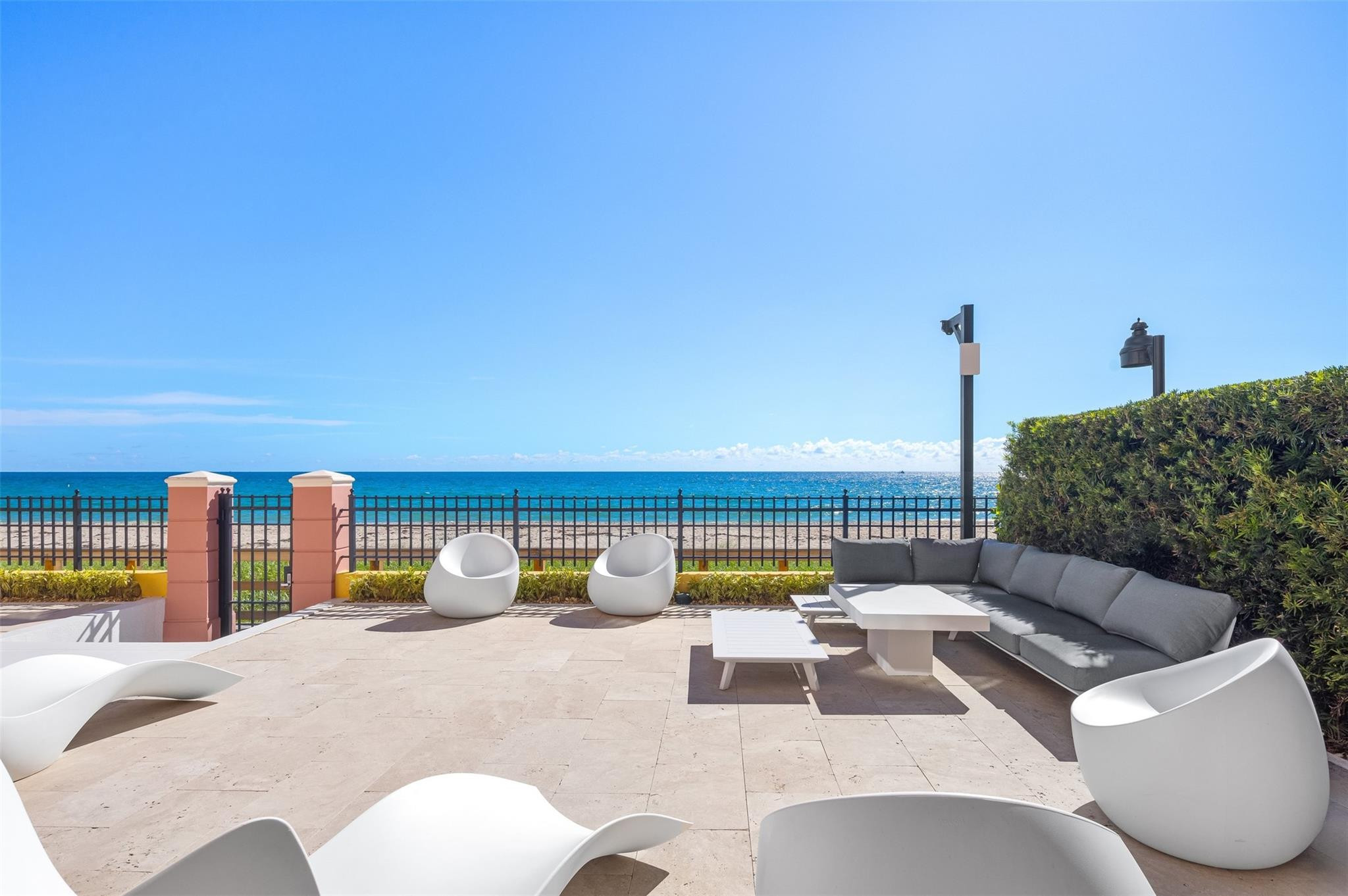 2140 N Ocean Blvd V