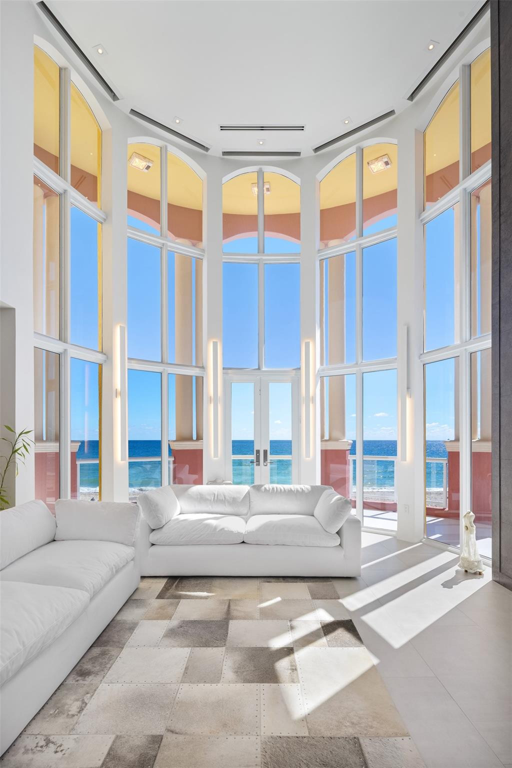 2140 N Ocean Blvd V