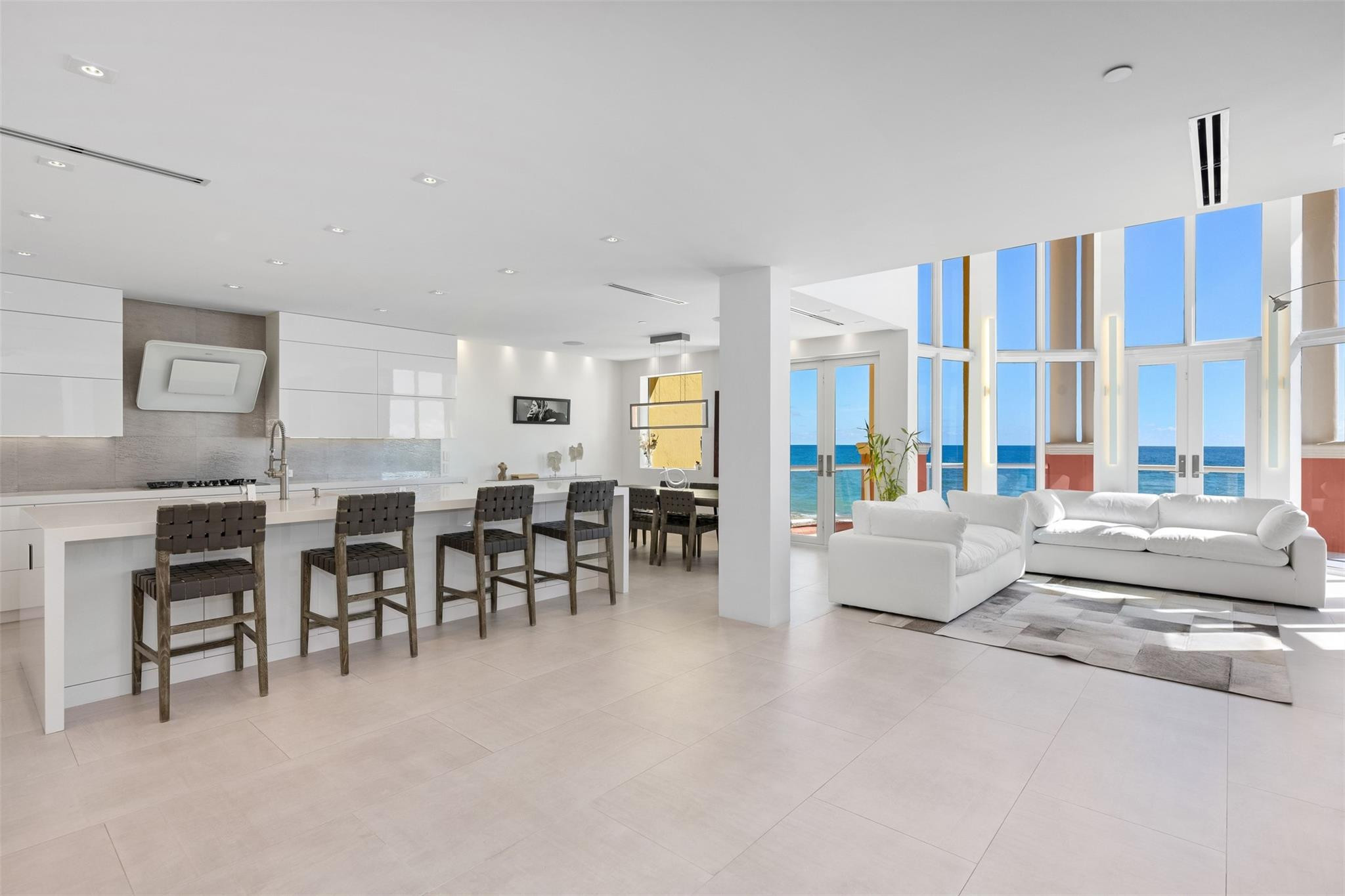 2140 N Ocean Blvd V