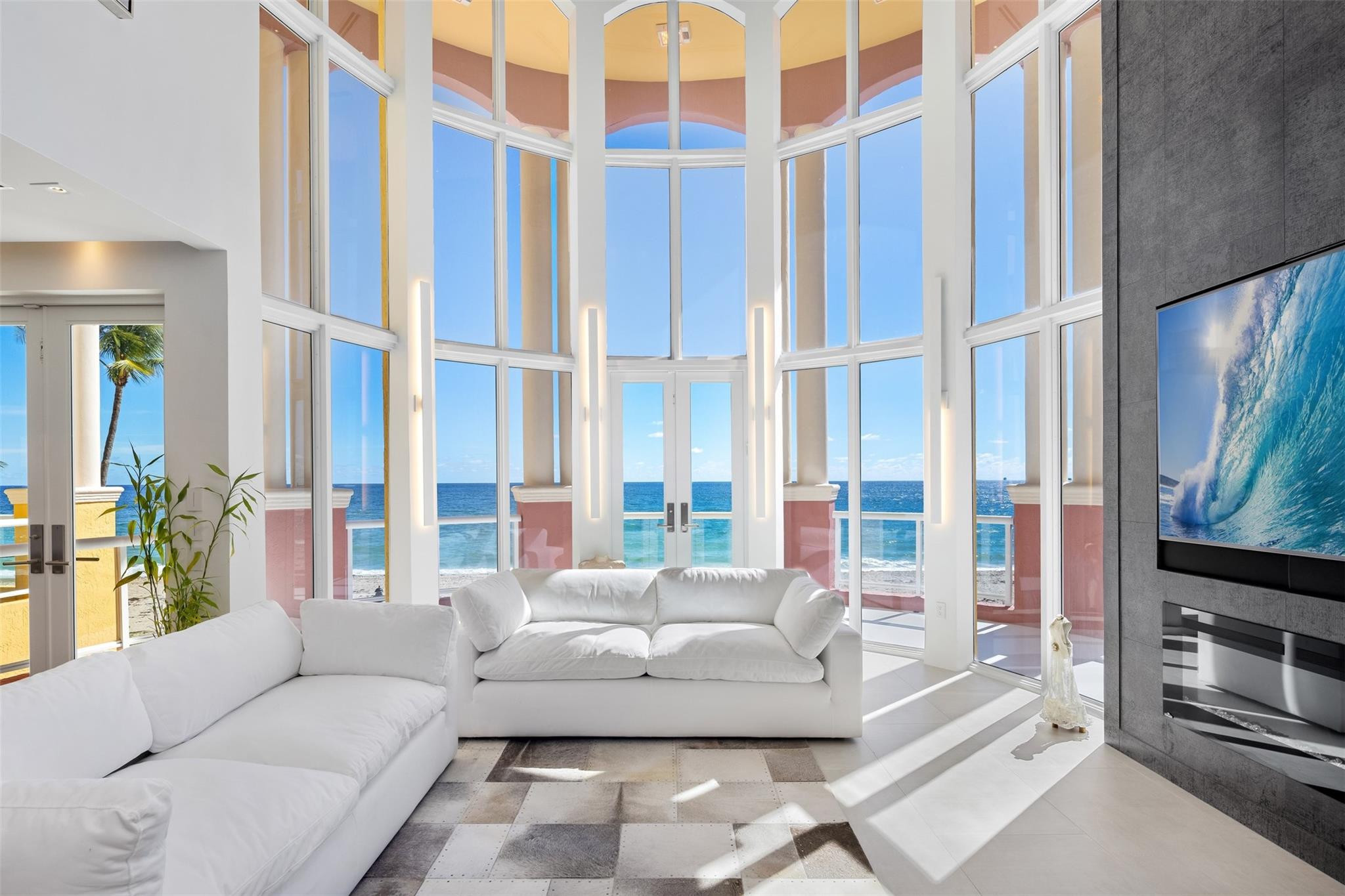 2140 N Ocean Blvd V