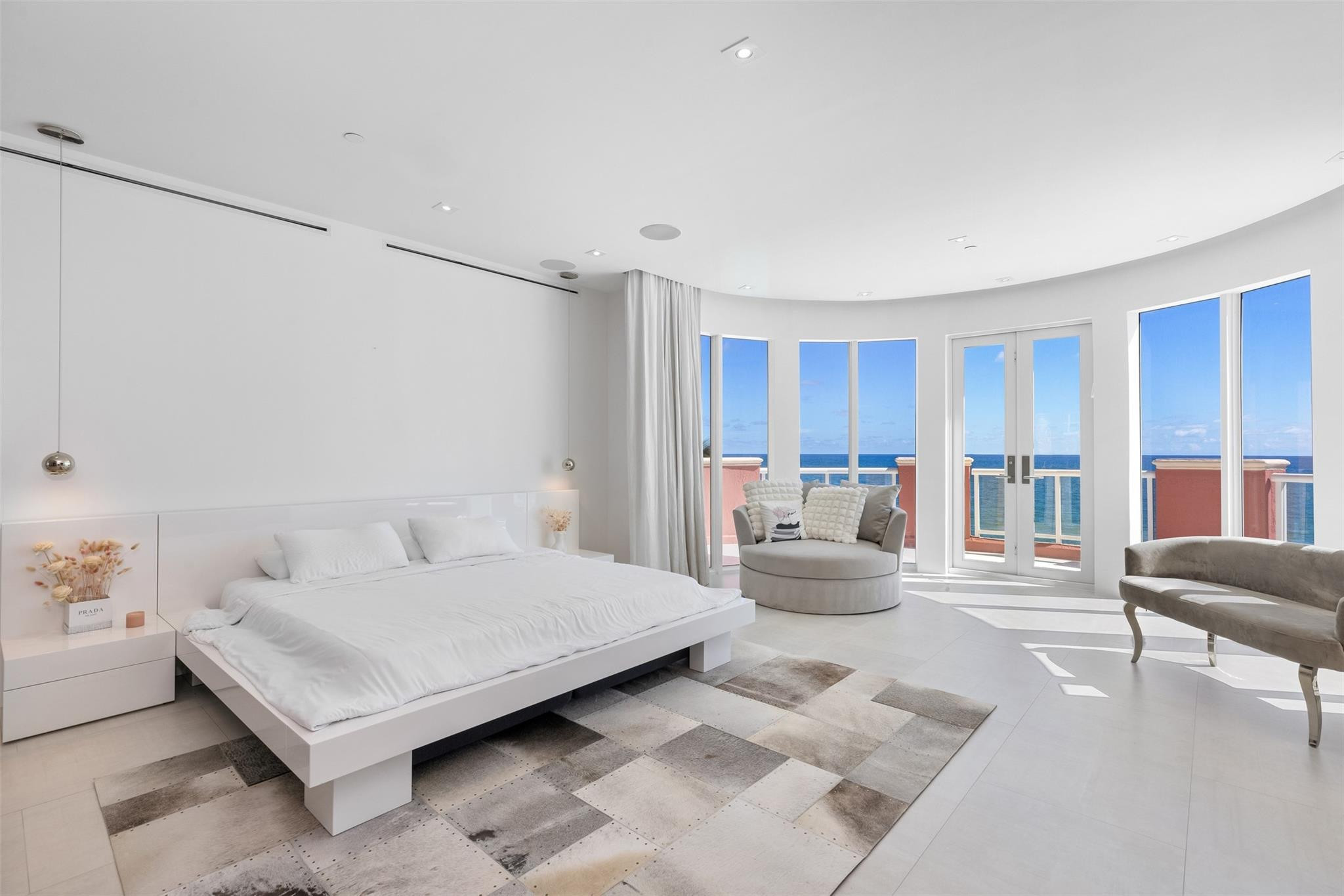 2140 N Ocean Blvd V