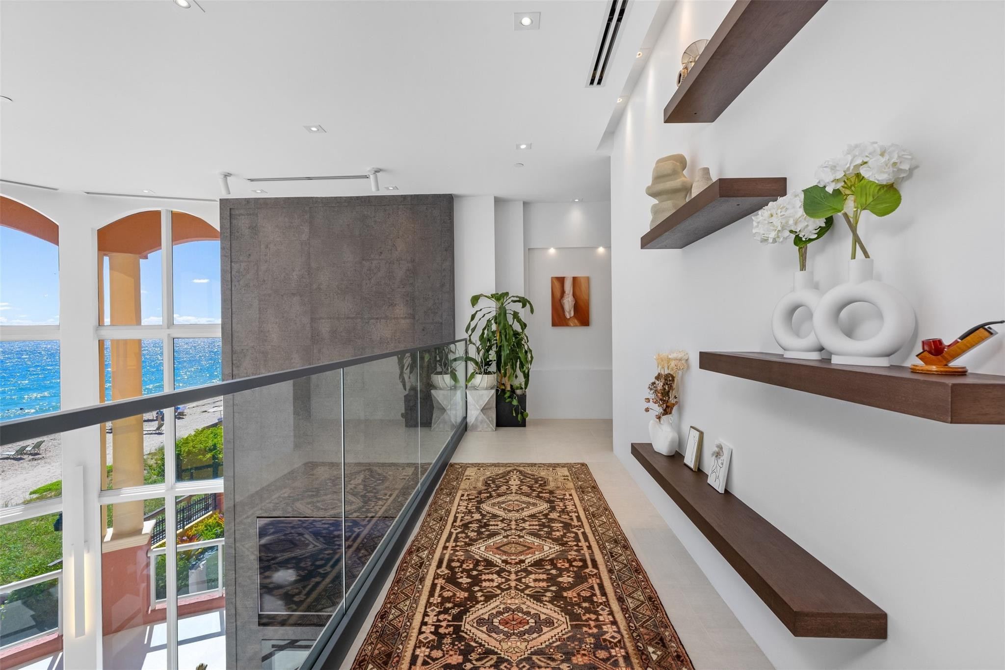 2140 N Ocean Blvd V