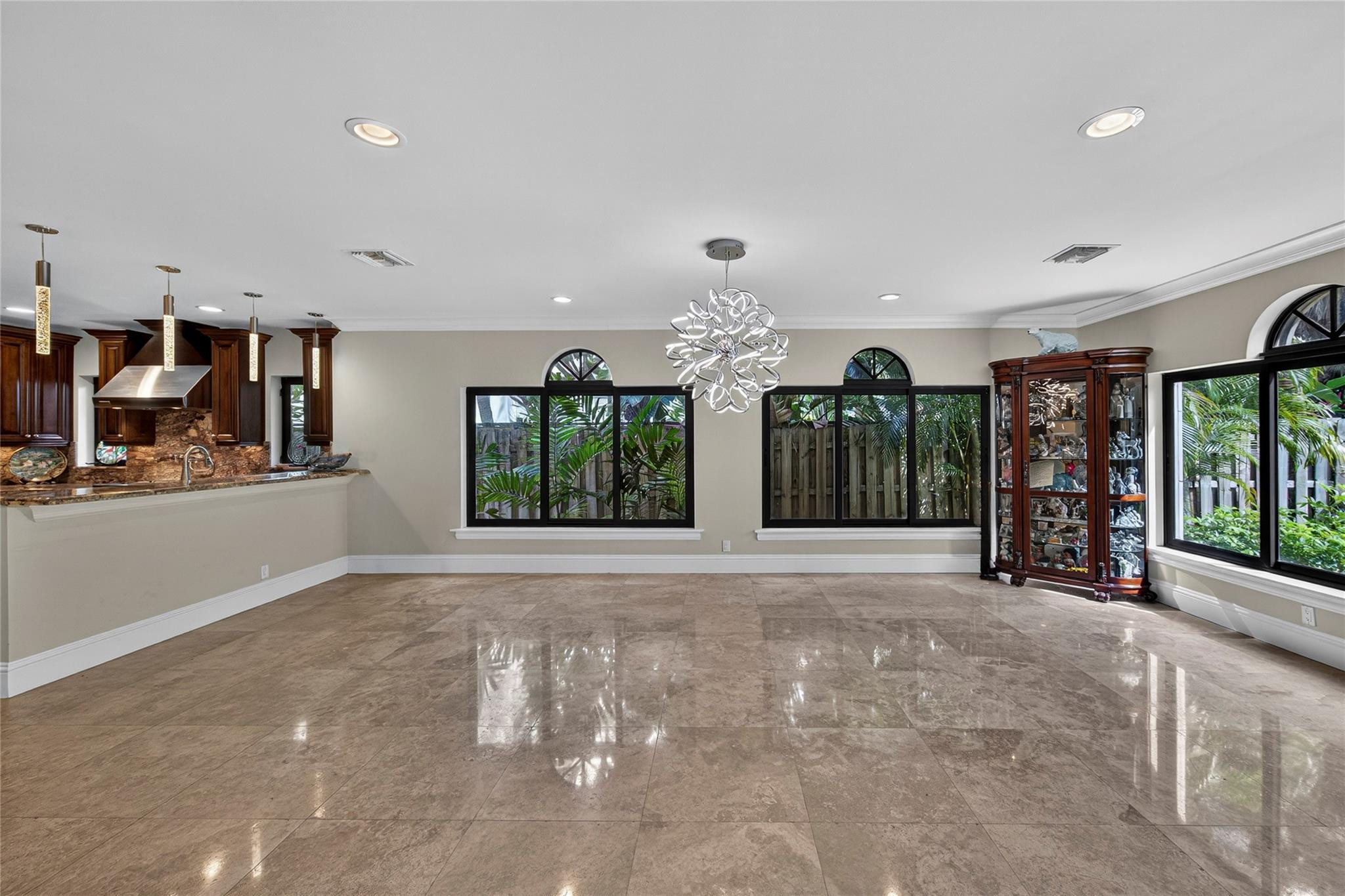 116 SE 11th Ave 116