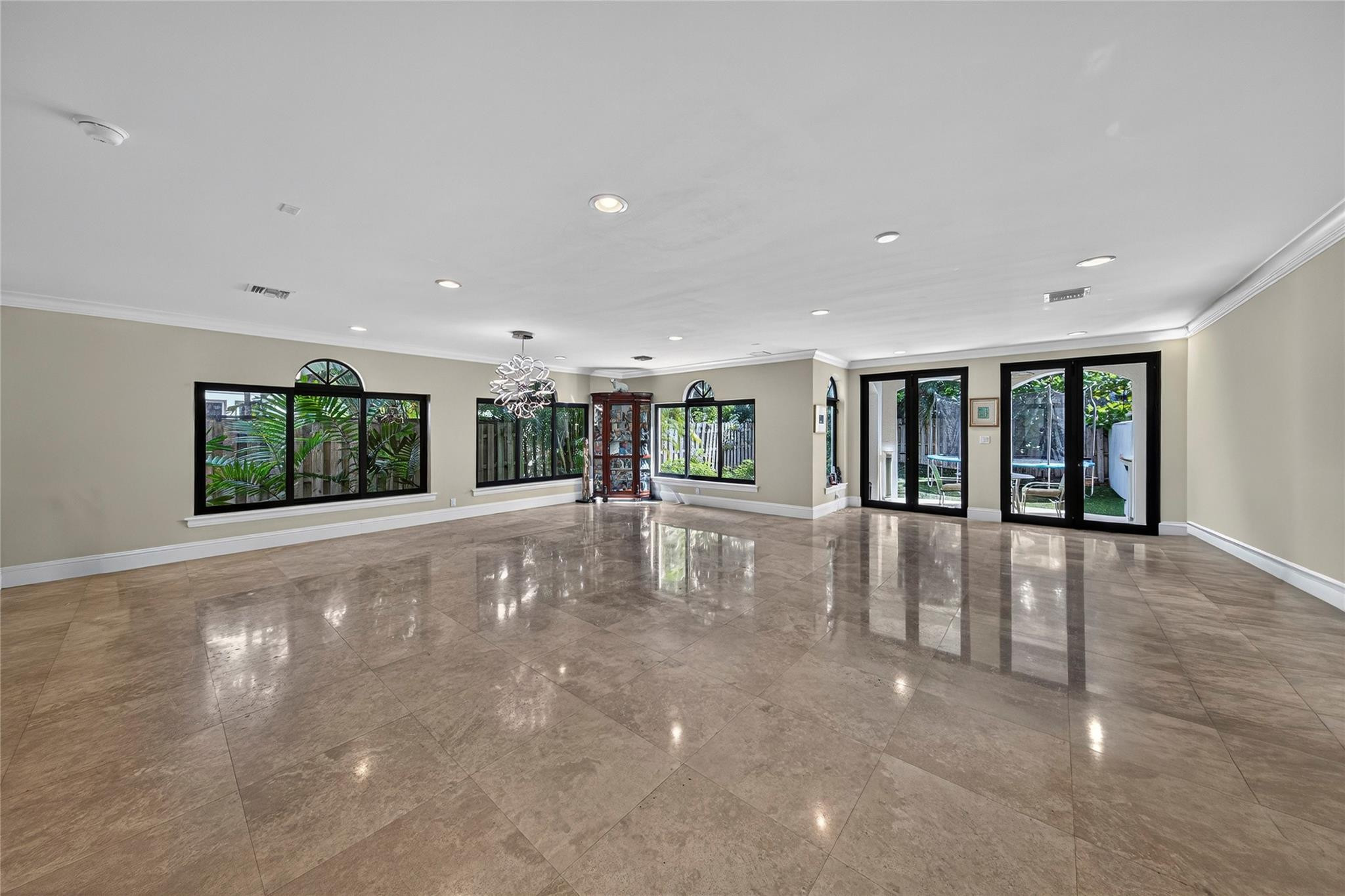116 SE 11th Ave 116