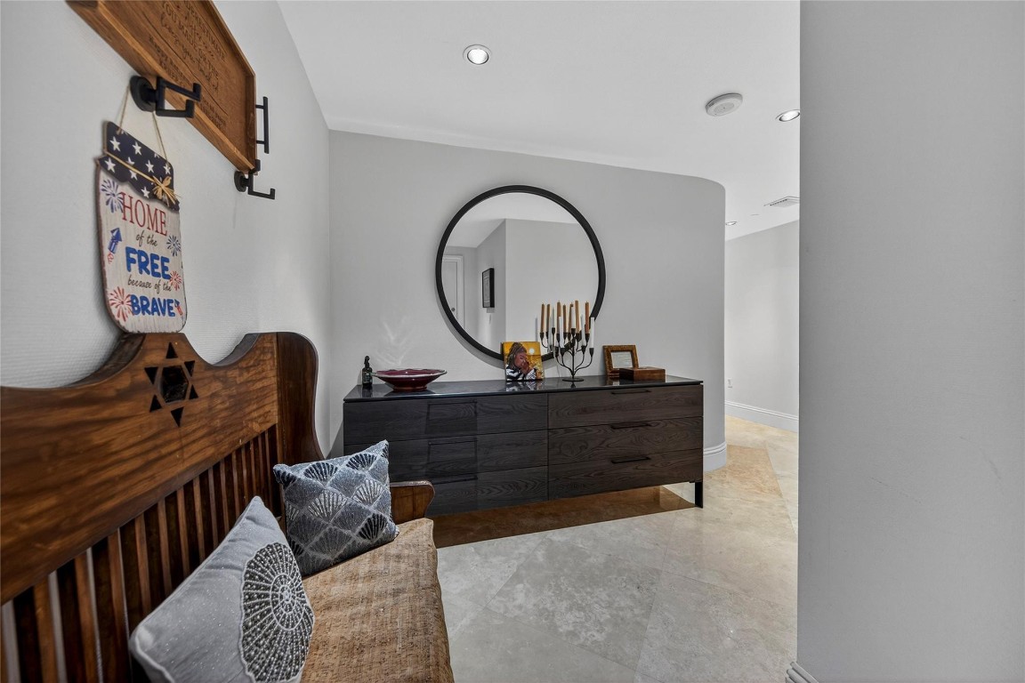 1200 Holiday Drive 402