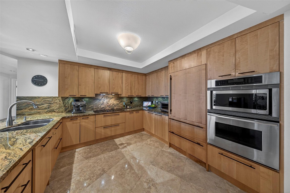 1200 Holiday Drive 402