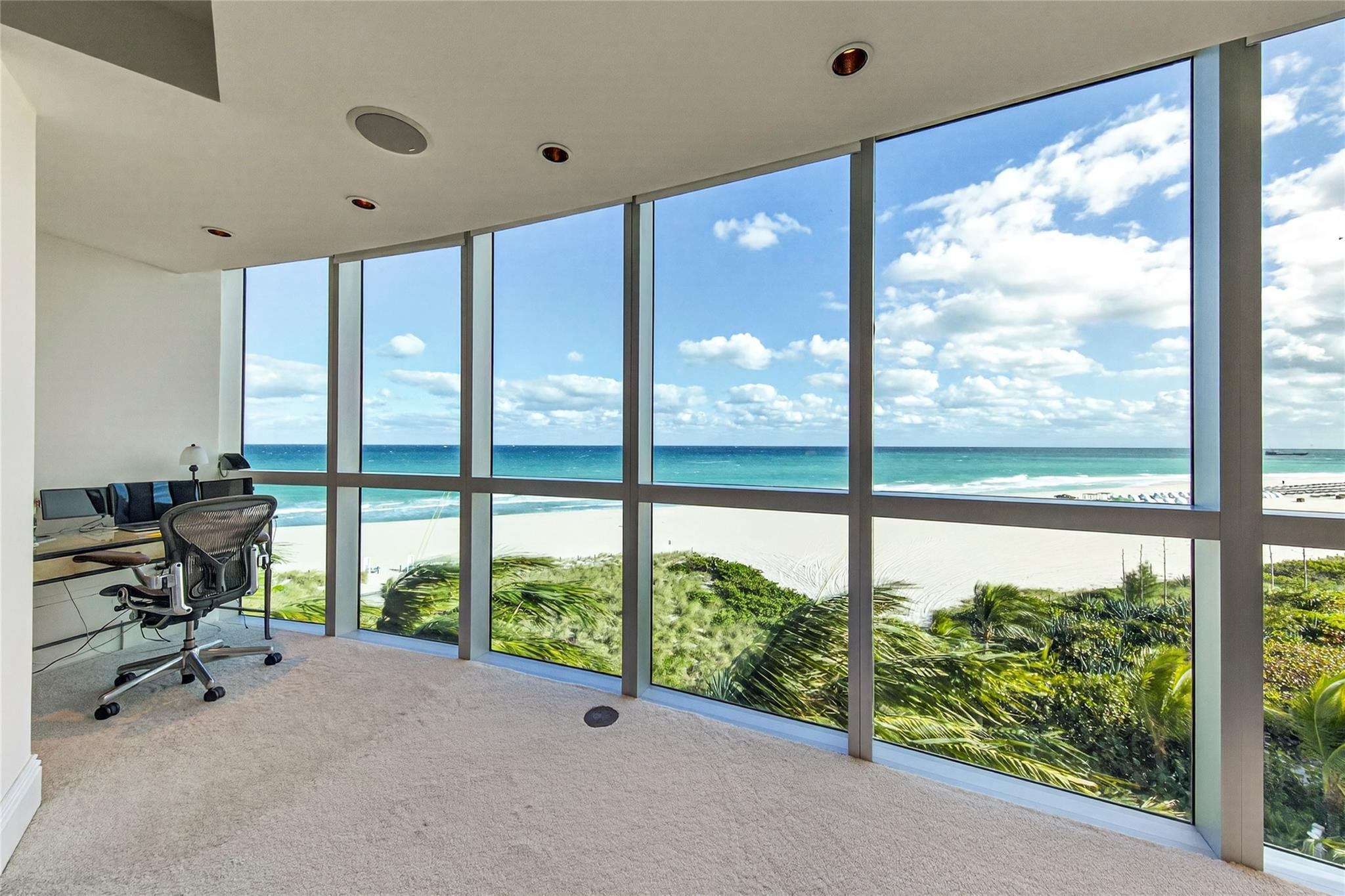 1200 Holiday Drive 402