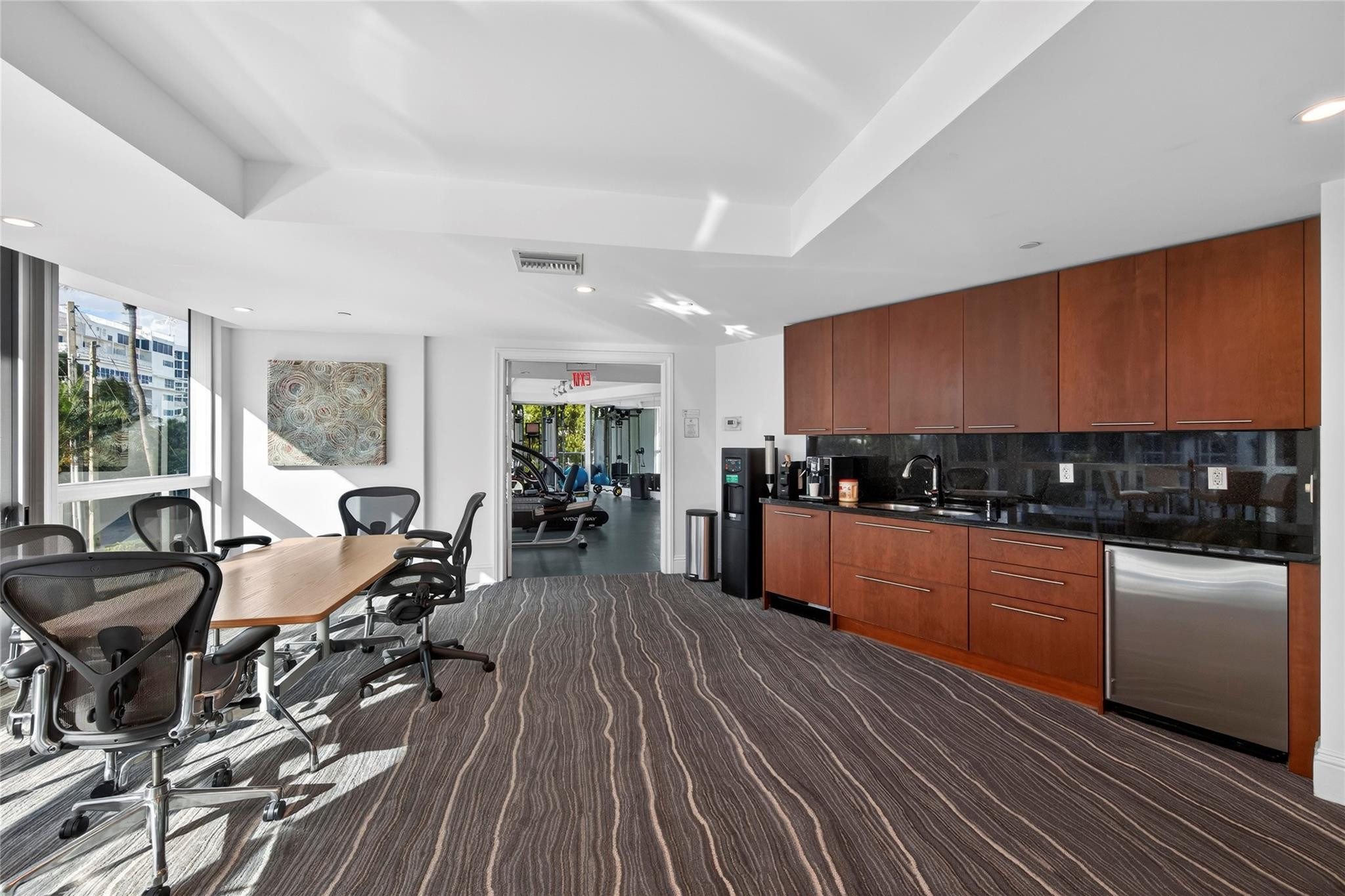 1200 Holiday Drive 402