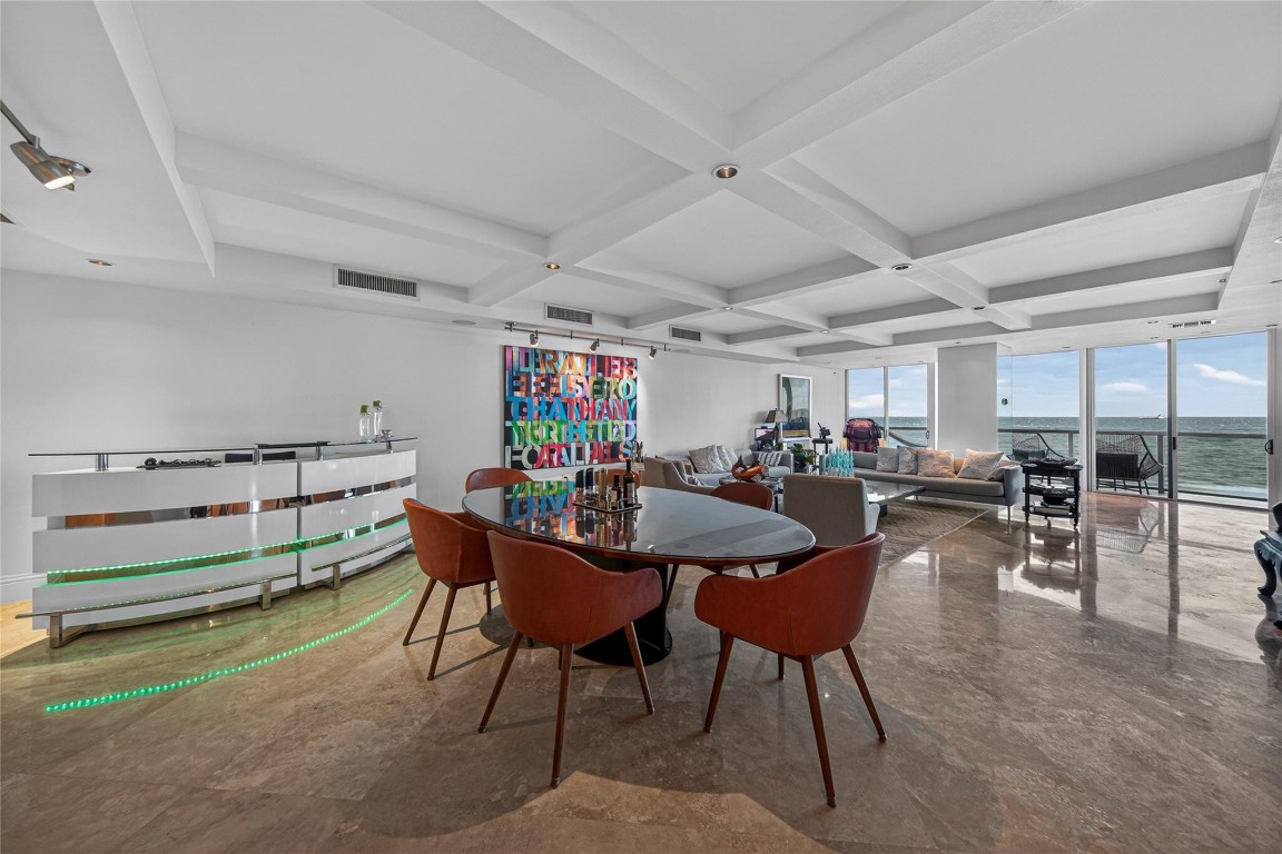 1200 Holiday Drive 402