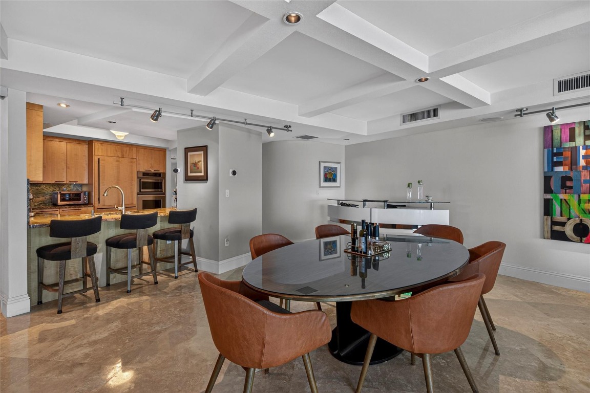 1200 Holiday Drive 402