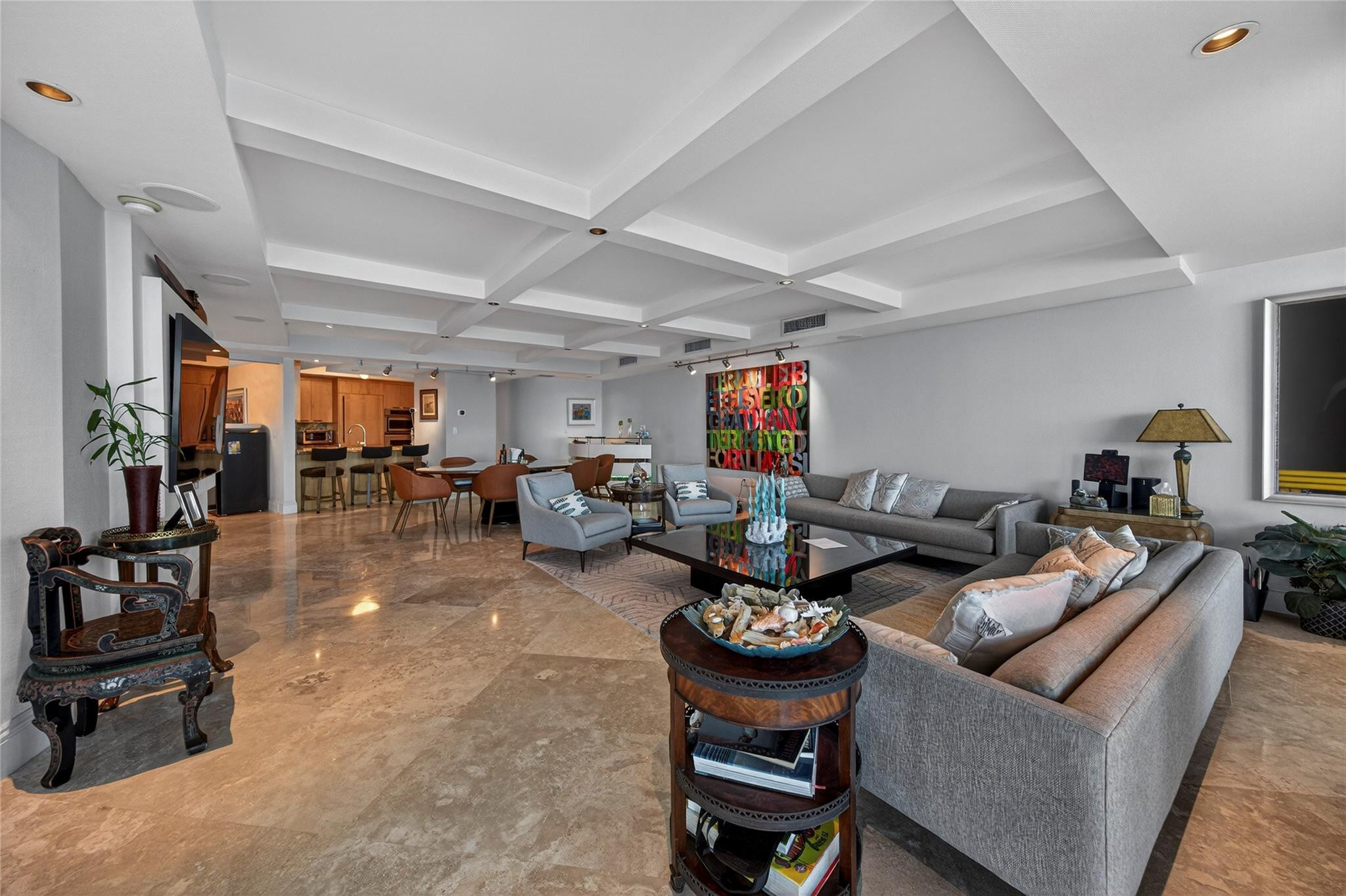 1200 Holiday Drive 402