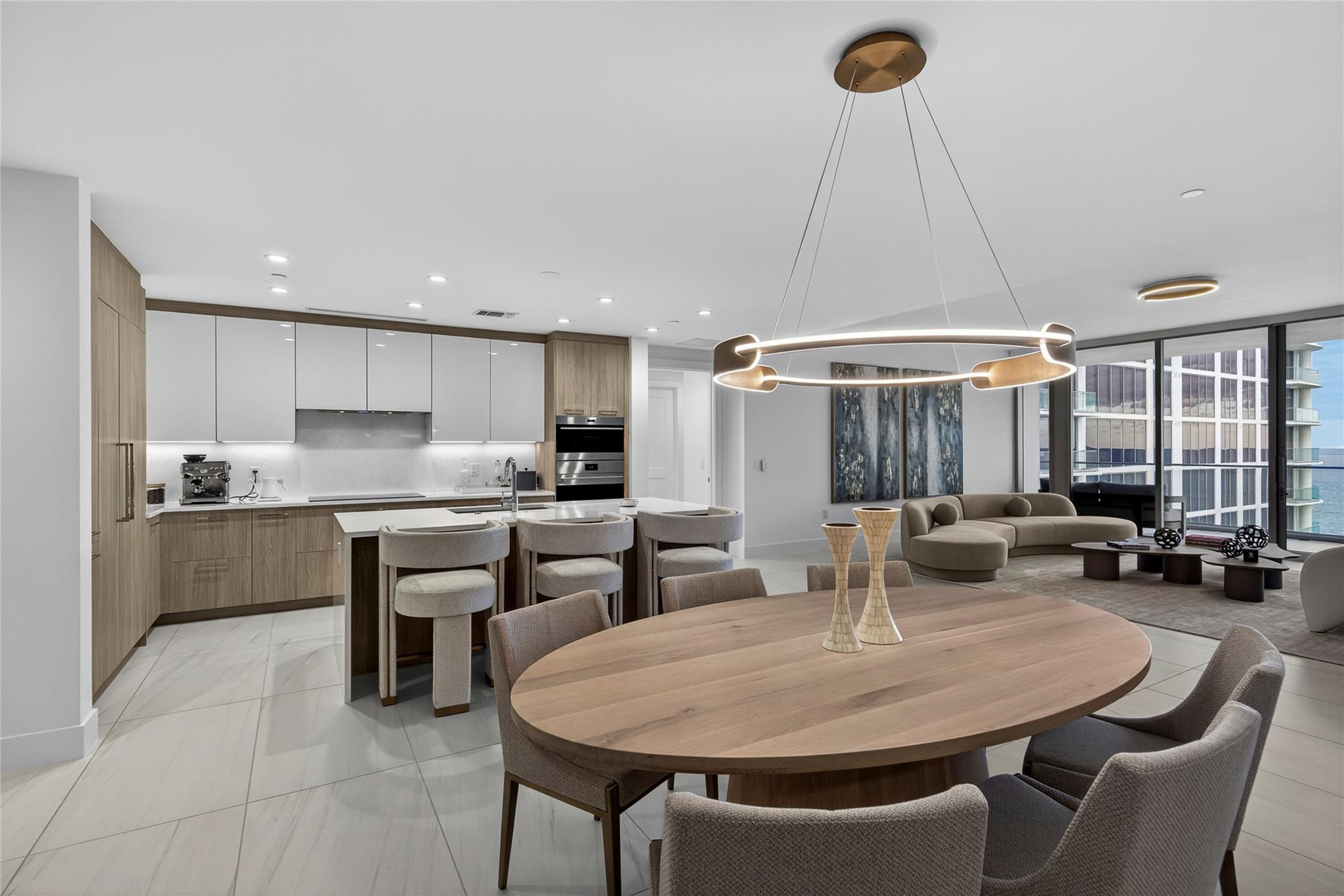 153 N Seabreeze 1901-S