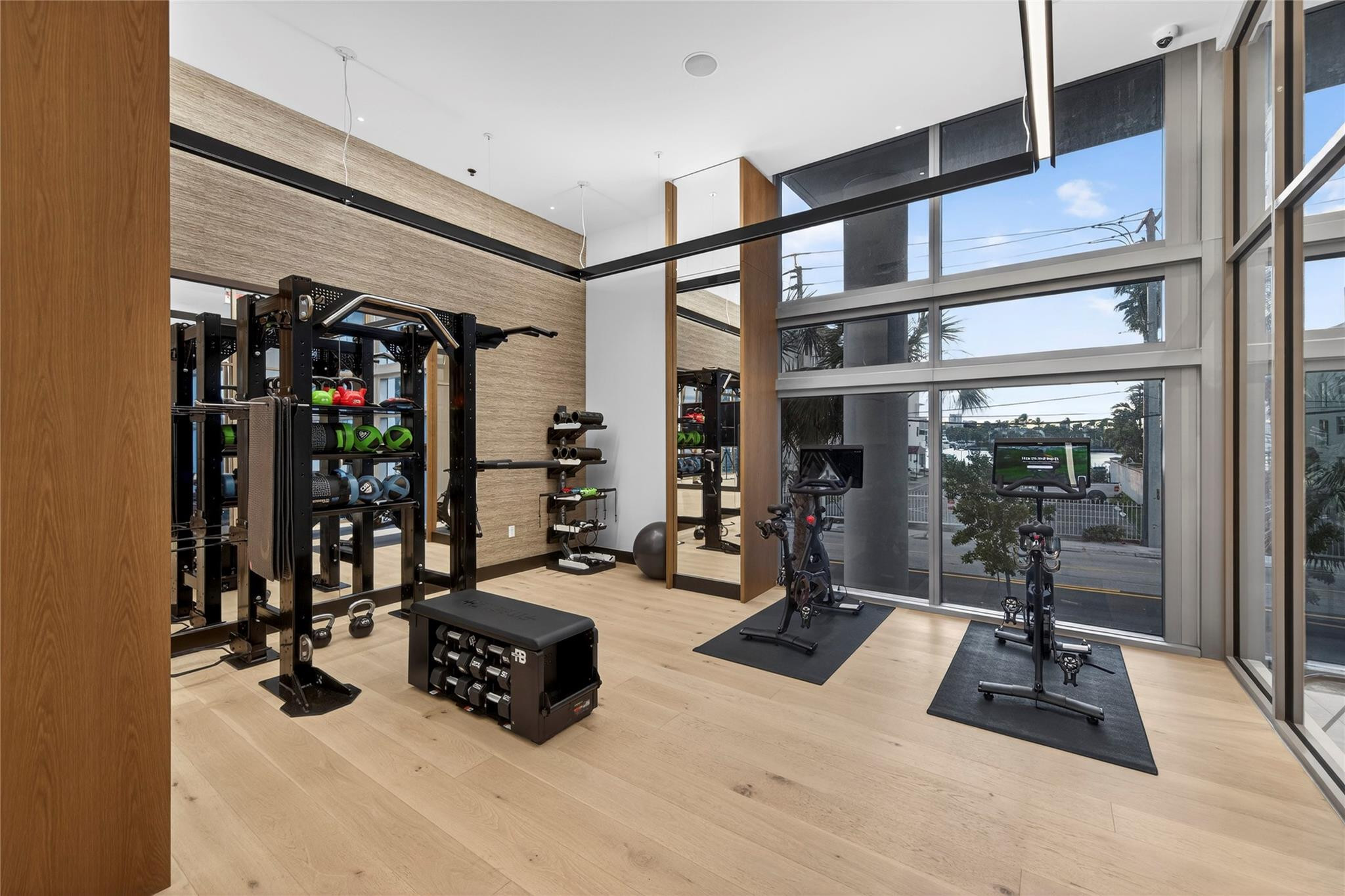 153 N Seabreeze 1901-S