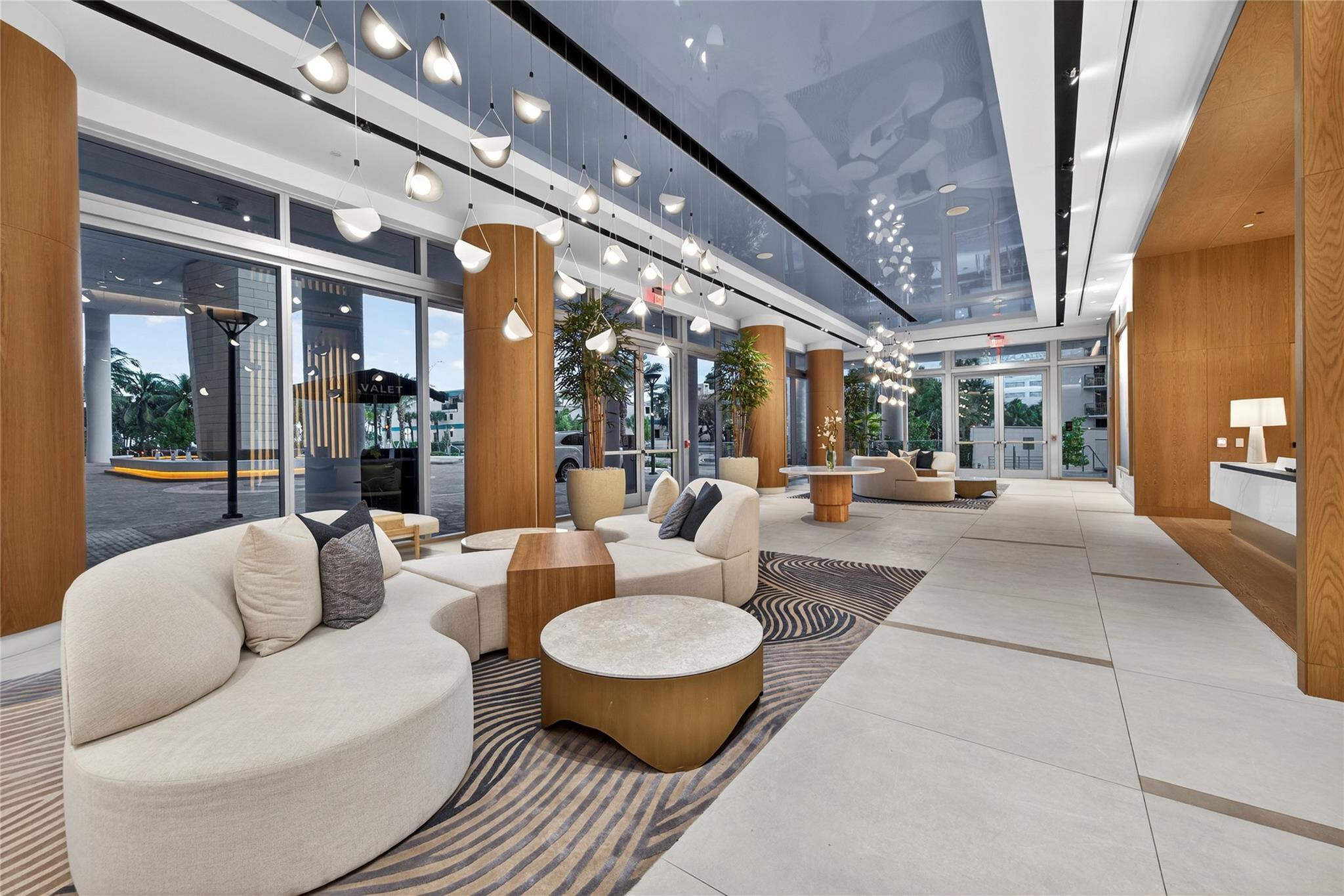 153 N Seabreeze 1901-S