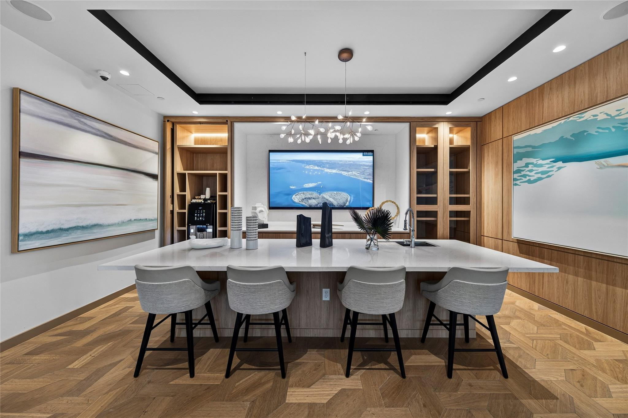 153 N Seabreeze 1901-S