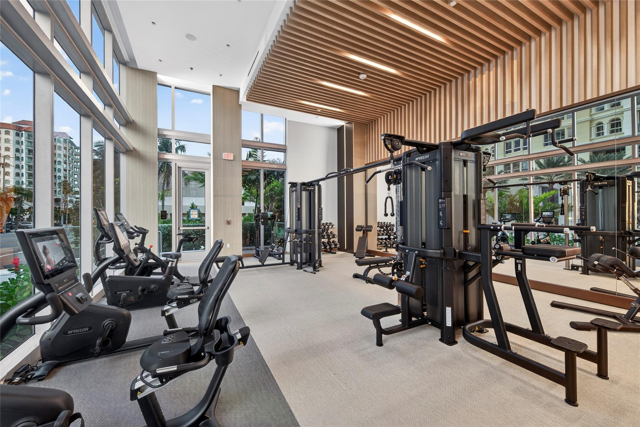 153 N Seabreeze 1901-S