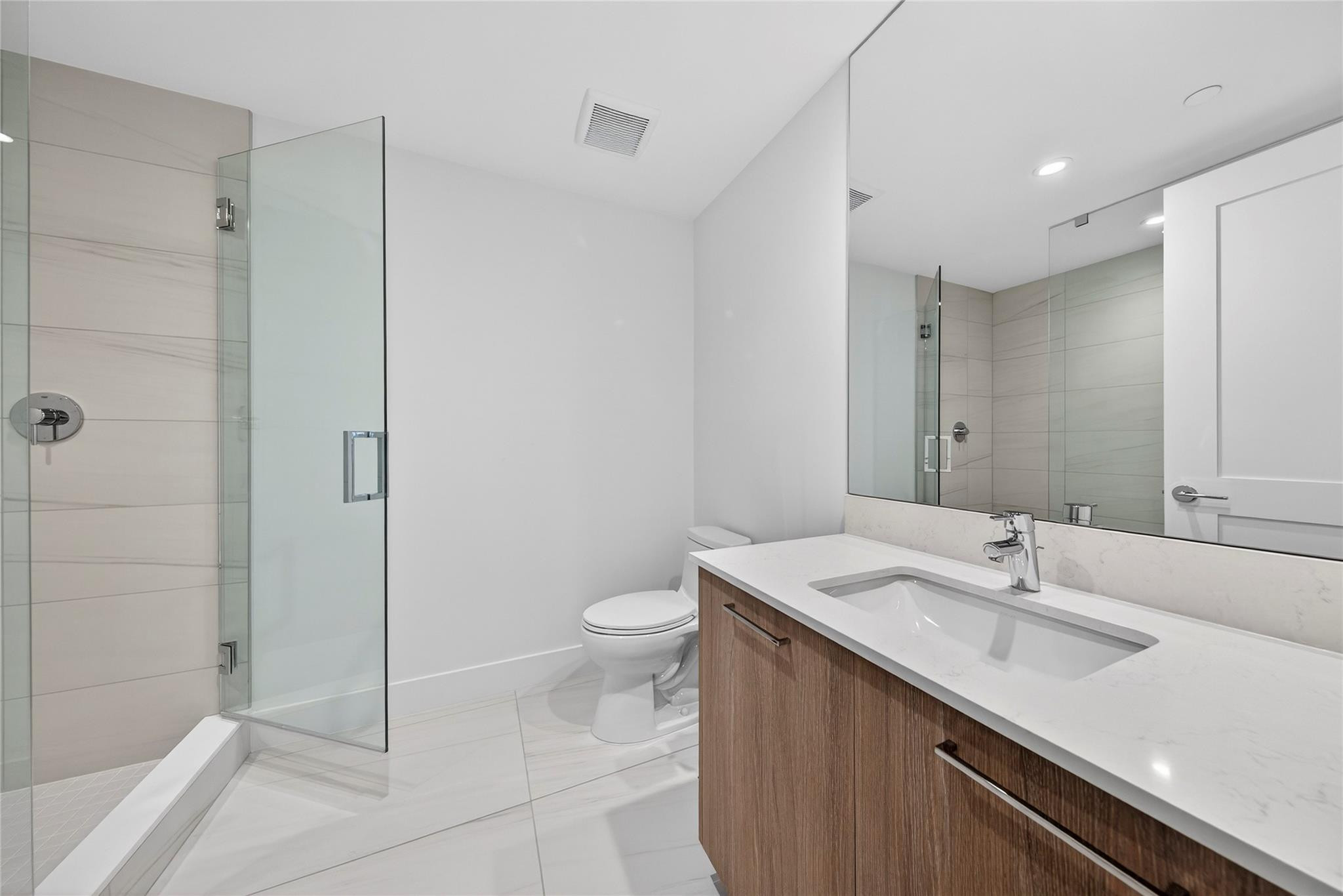 153 N Seabreeze 1901-S