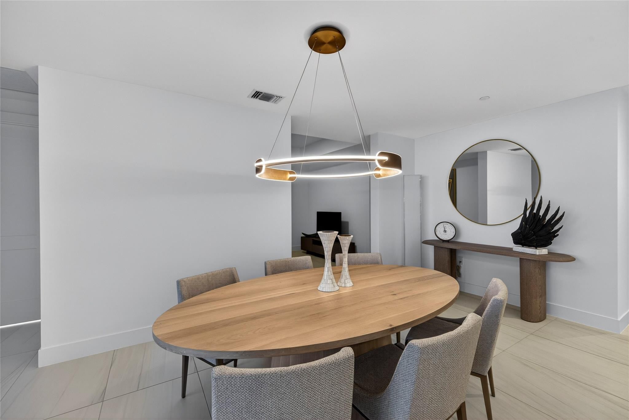 153 N Seabreeze 1901-S