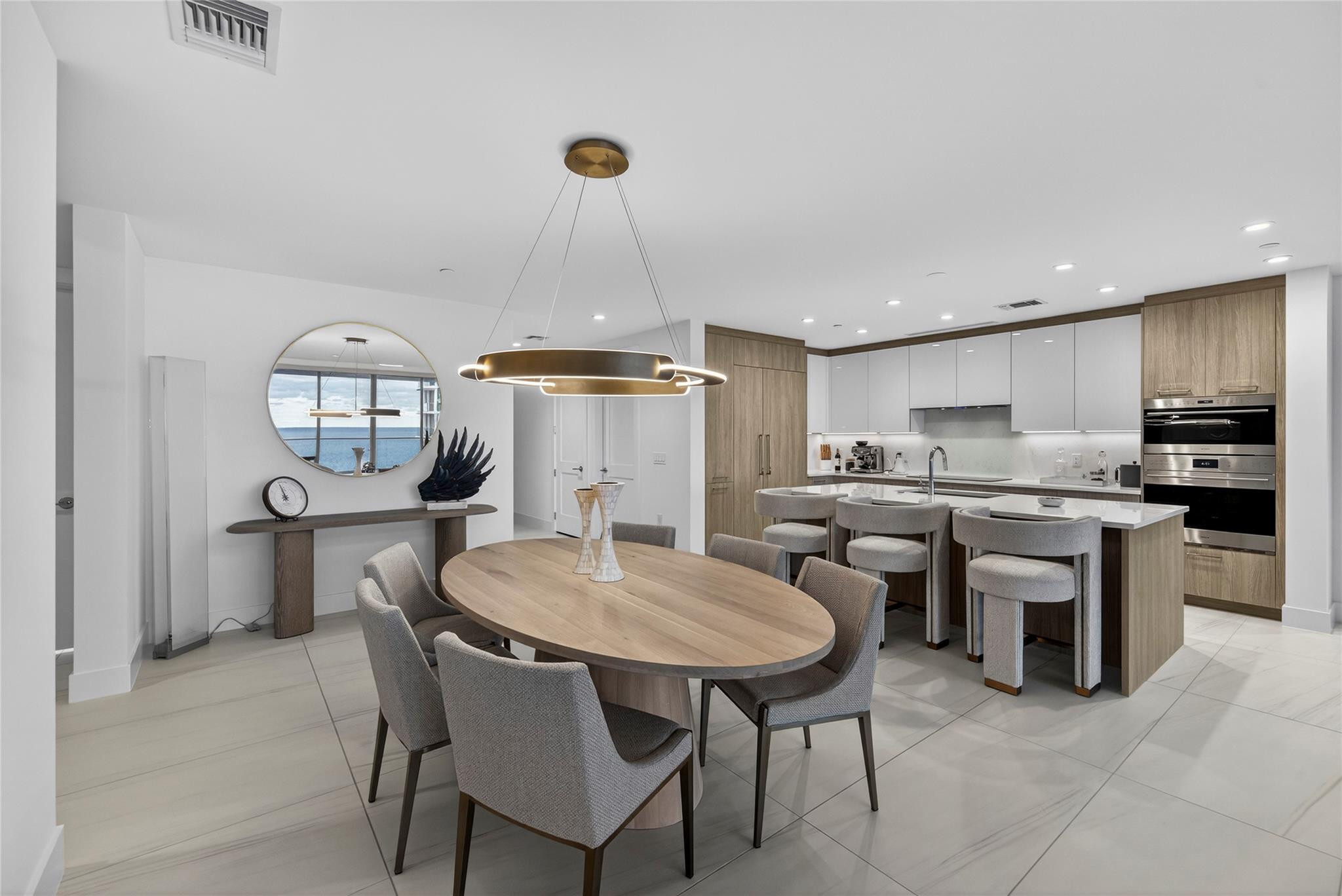 153 N Seabreeze 1901-S