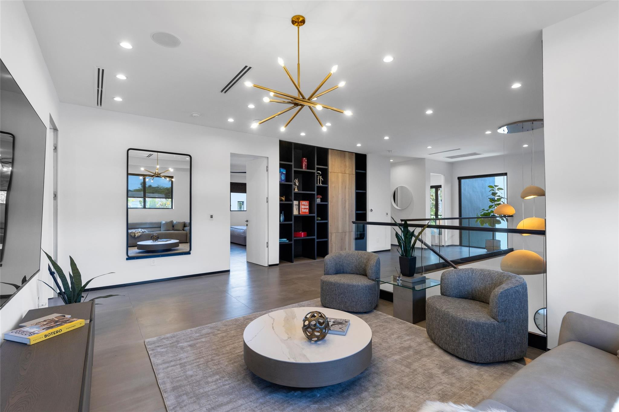727 NE 17th Way