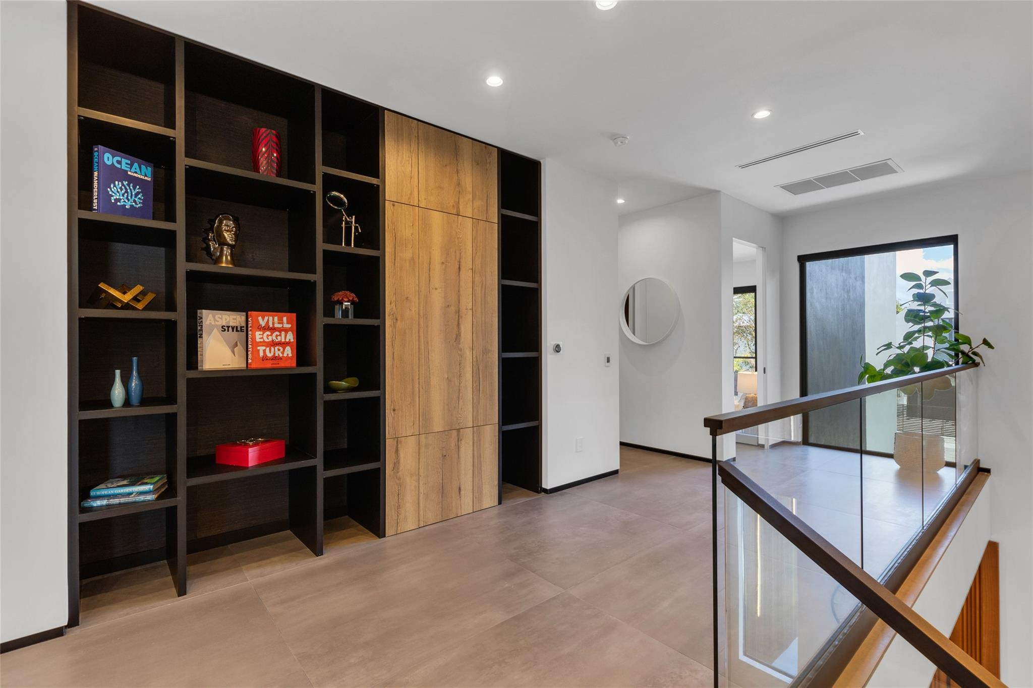 727 NE 17th Way