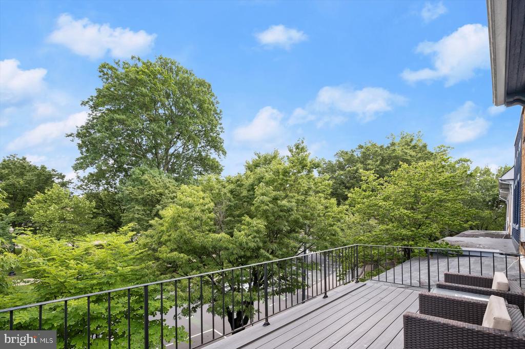 29 Sherman Cir NW