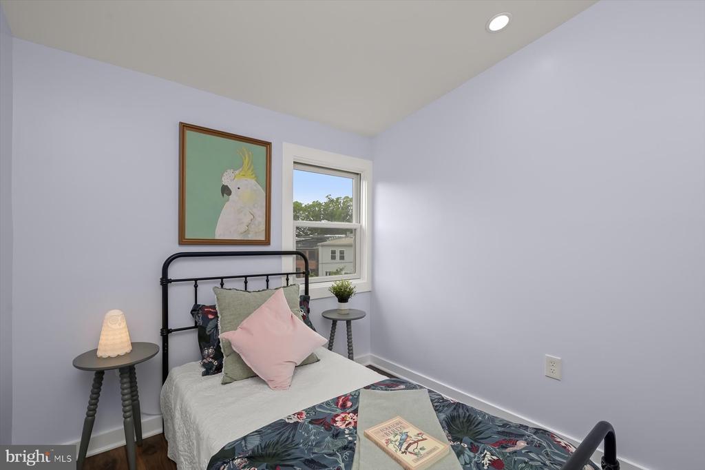 29 Sherman Cir NW