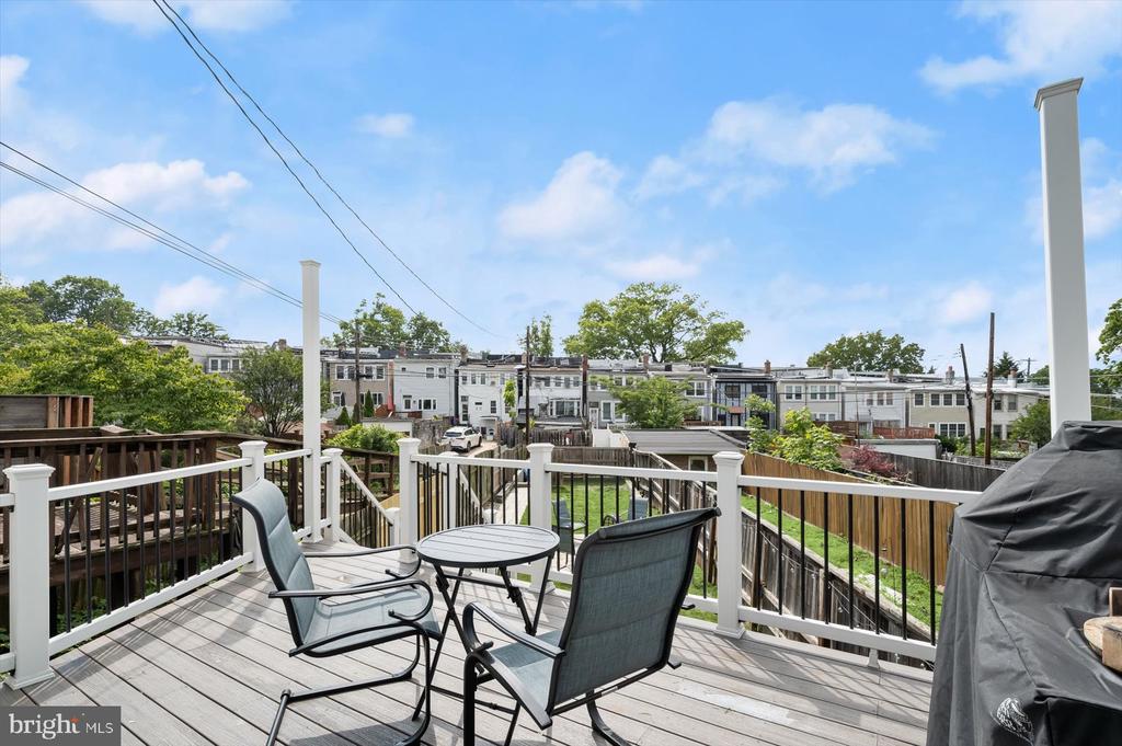 29 Sherman Cir NW