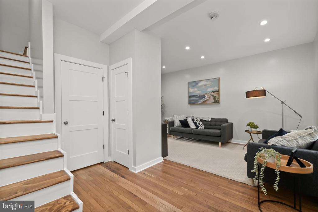 29 Sherman Cir NW