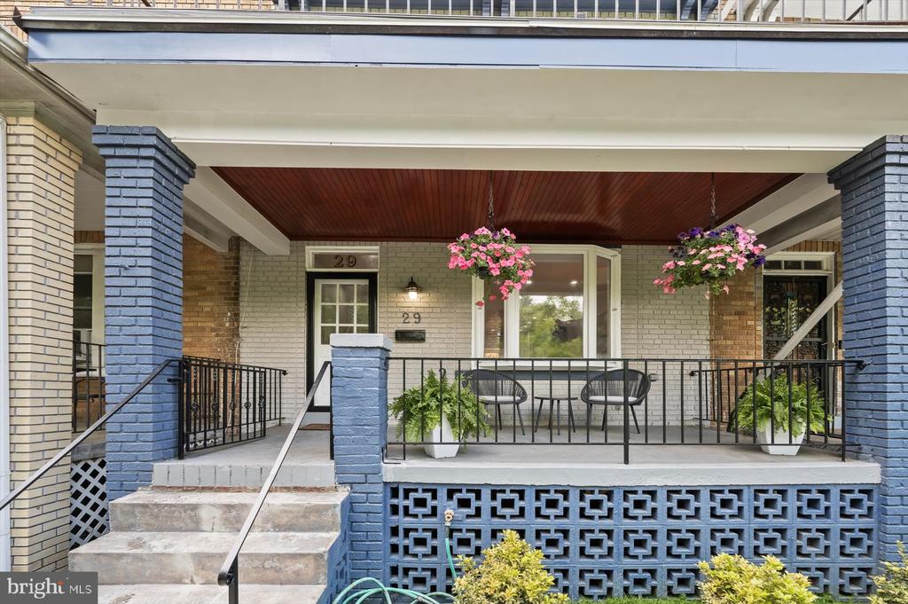 29 Sherman Cir NW