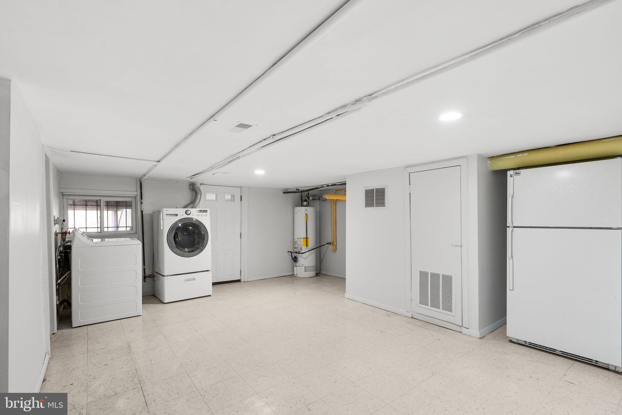 28 SHERMAN CIRCLE NW