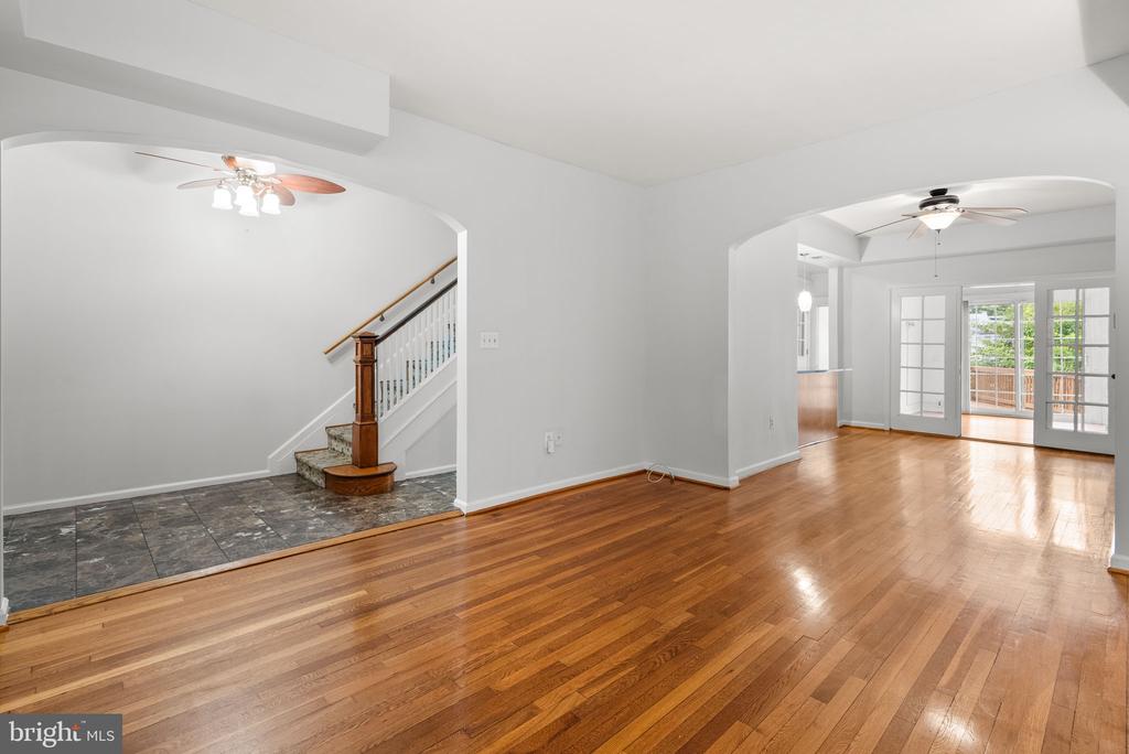28 SHERMAN CIRCLE NW