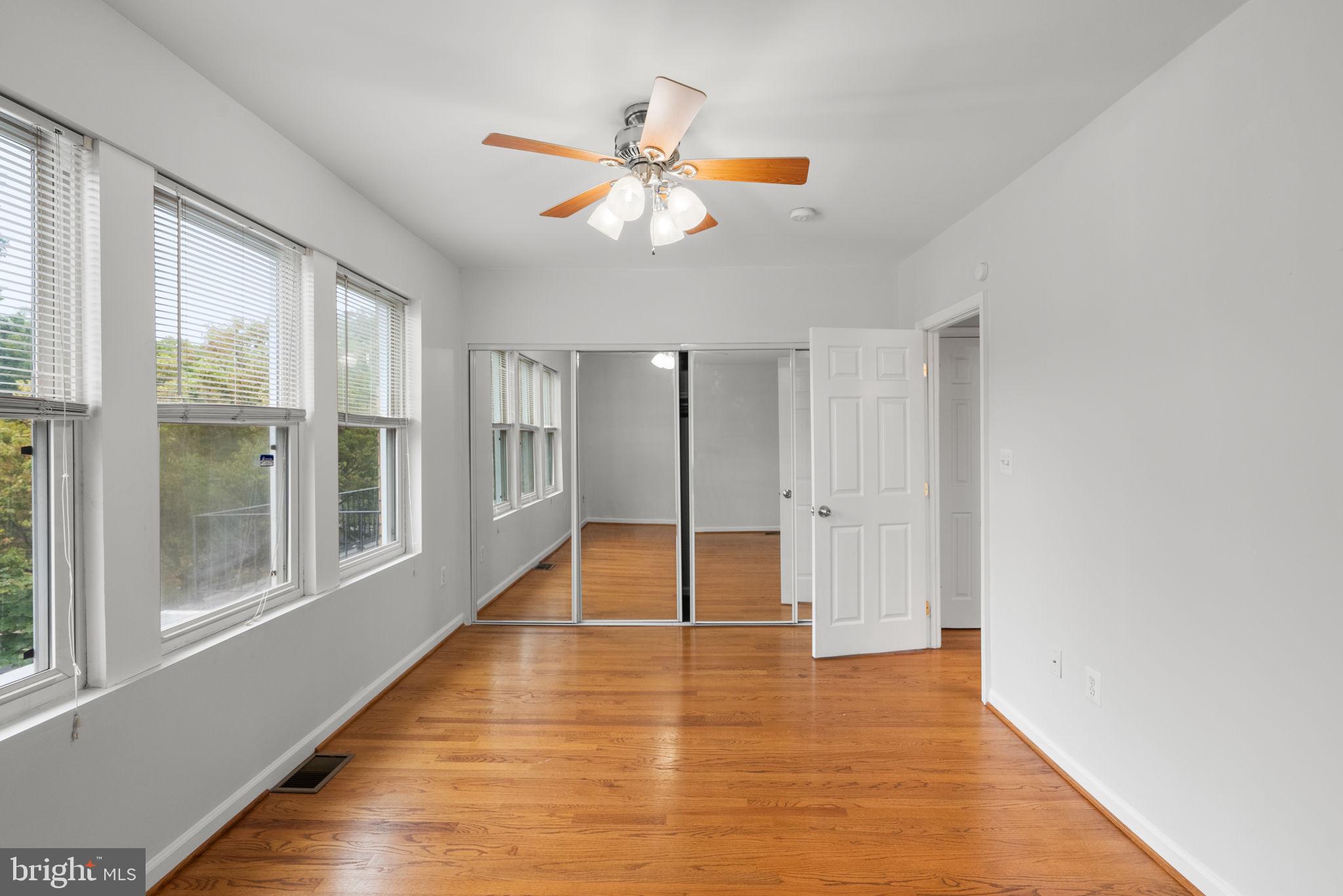 28 SHERMAN CIRCLE NW