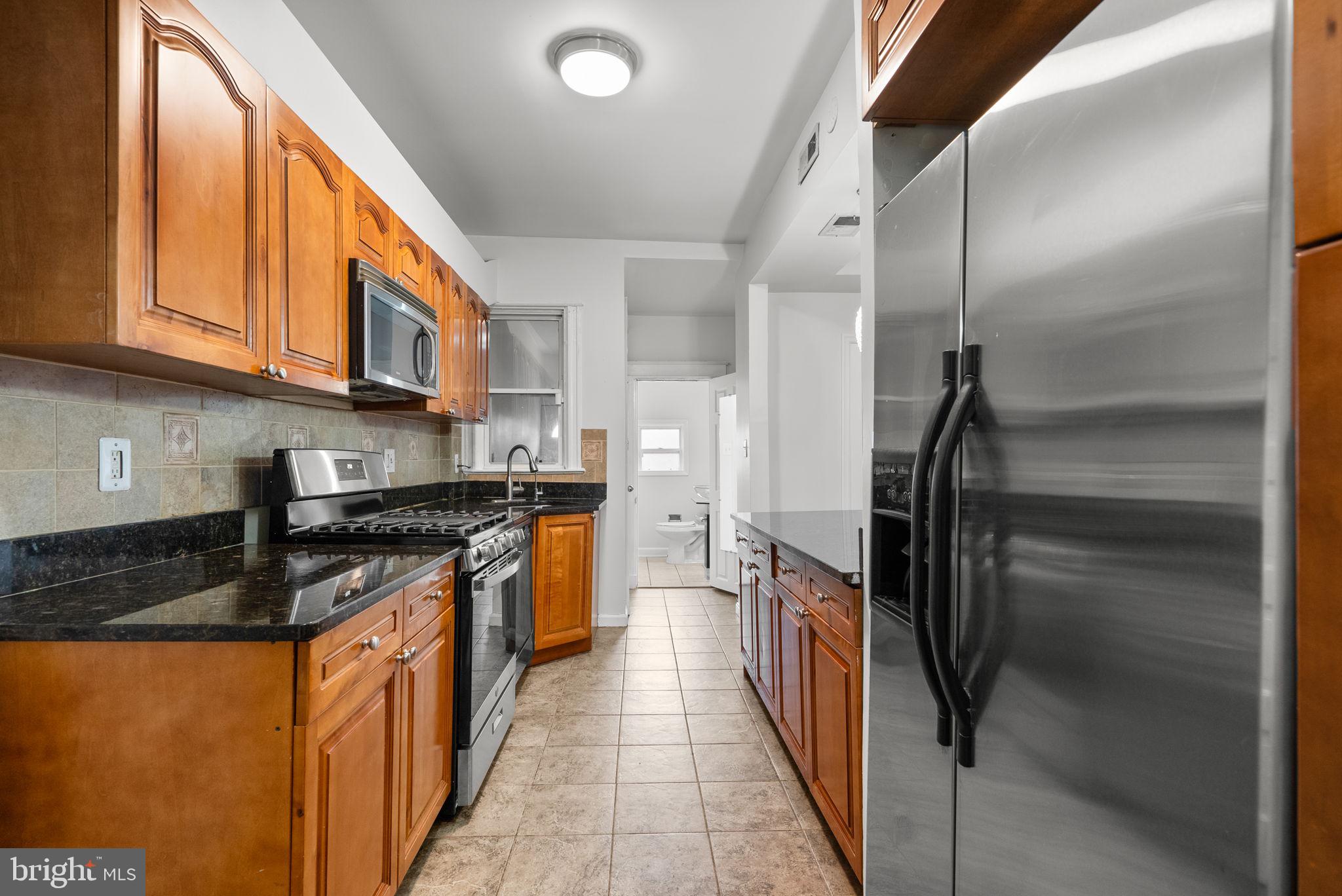 28 SHERMAN CIRCLE NW