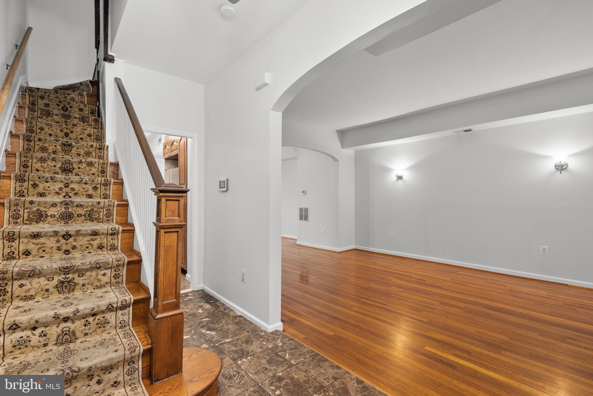 28 SHERMAN CIRCLE NW