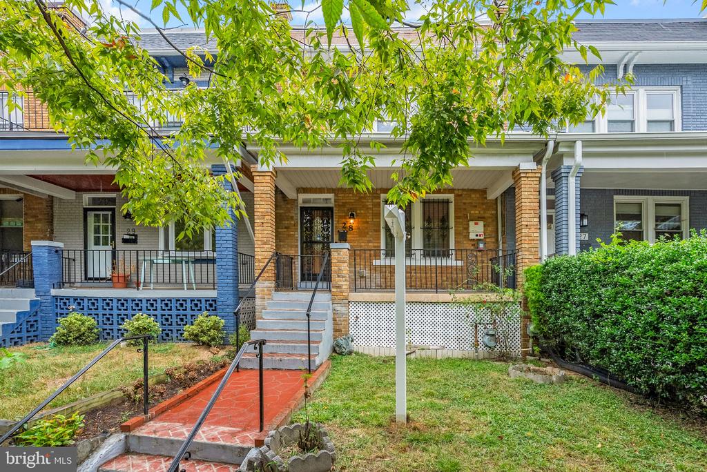 28 SHERMAN CIRCLE NW