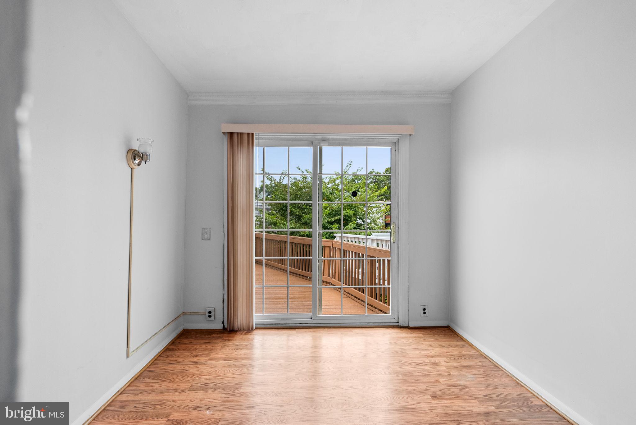 28 SHERMAN CIRCLE NW