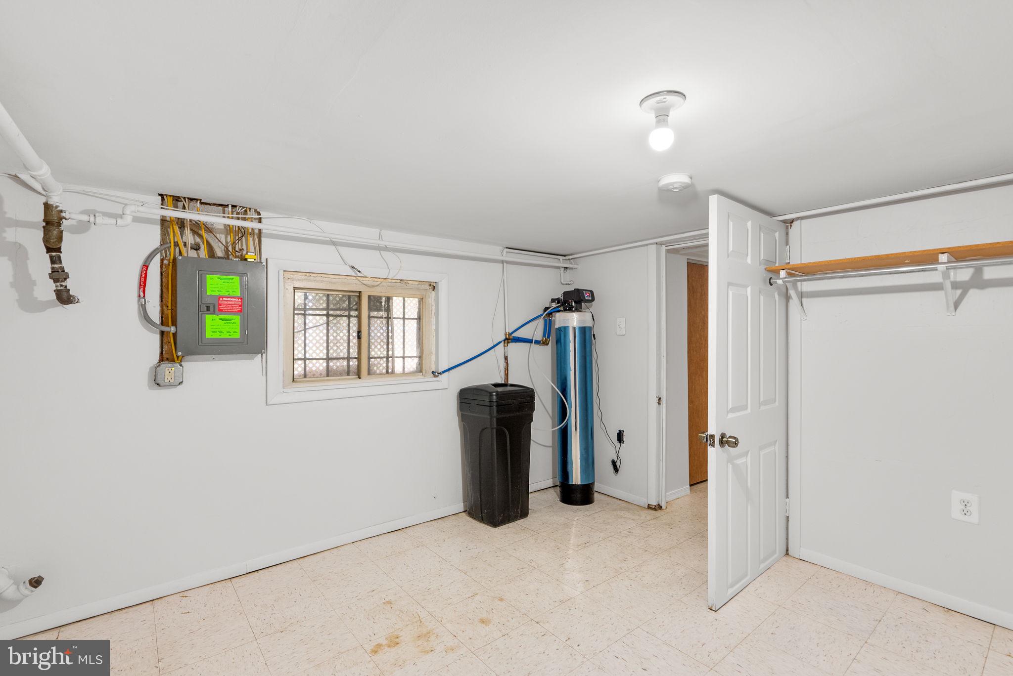 28 SHERMAN CIRCLE NW