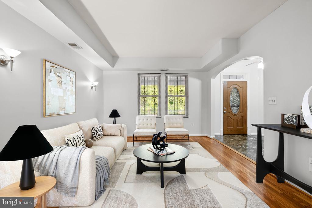 28 SHERMAN CIRCLE NW