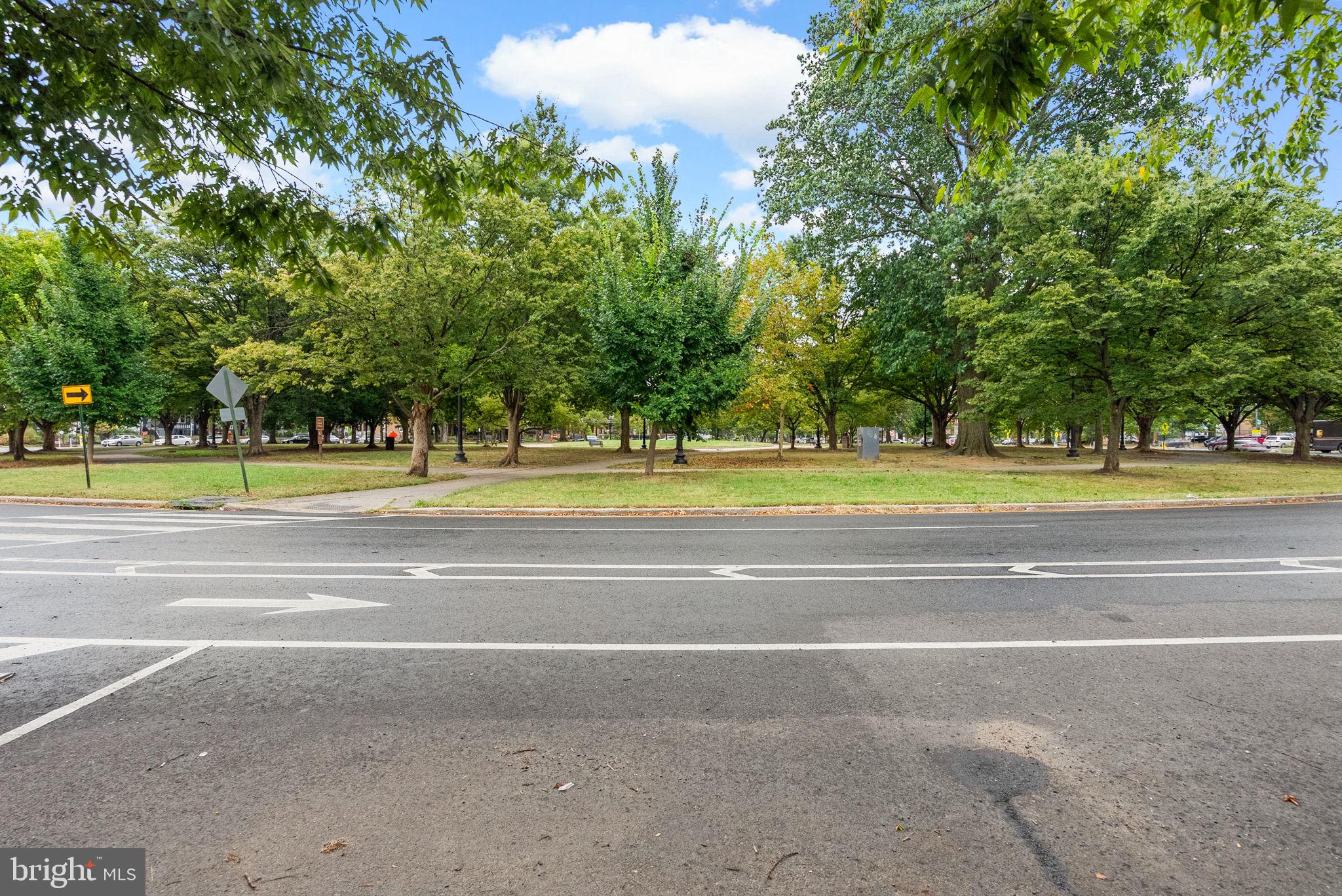 28 SHERMAN CIRCLE NW