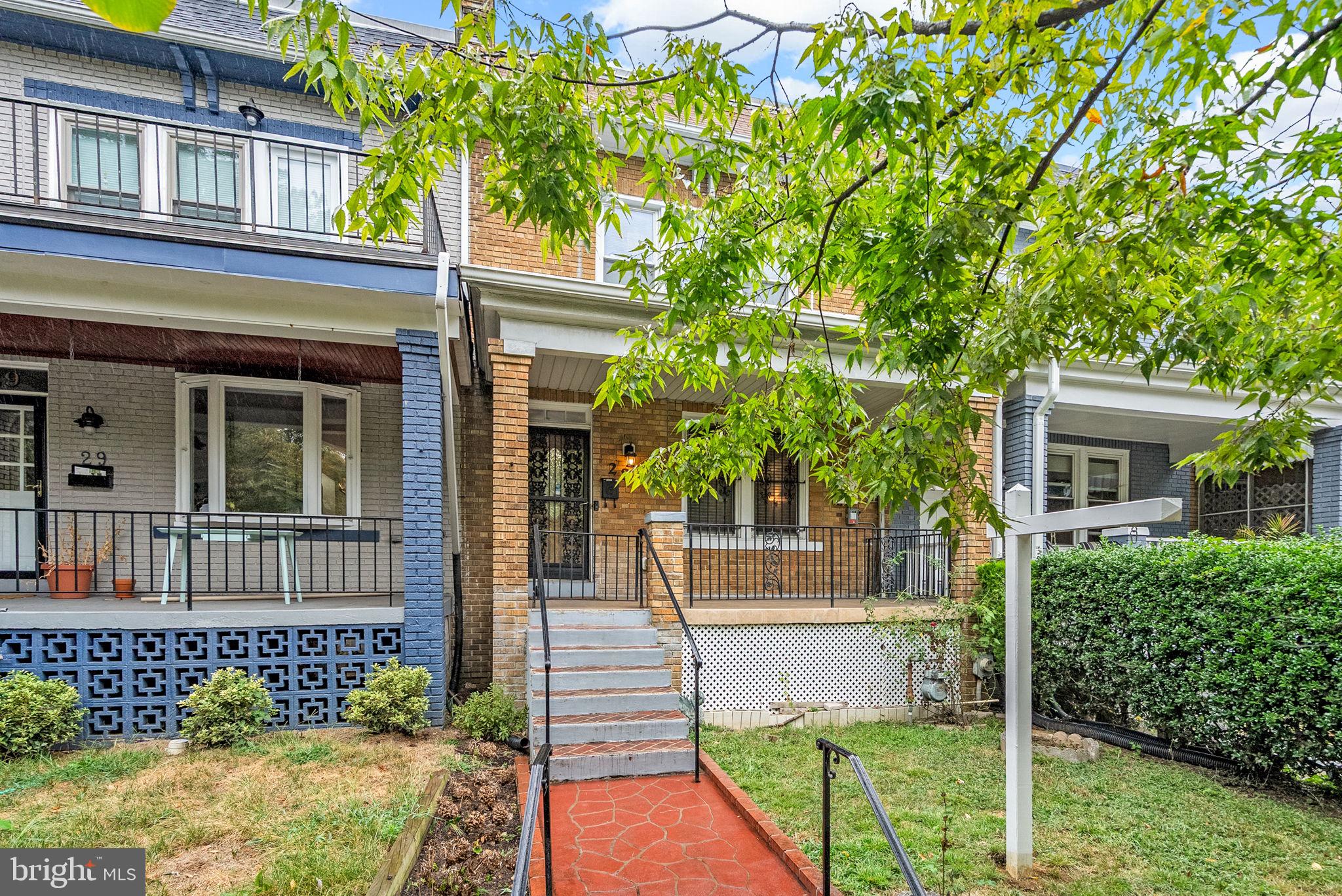 28 SHERMAN CIRCLE NW