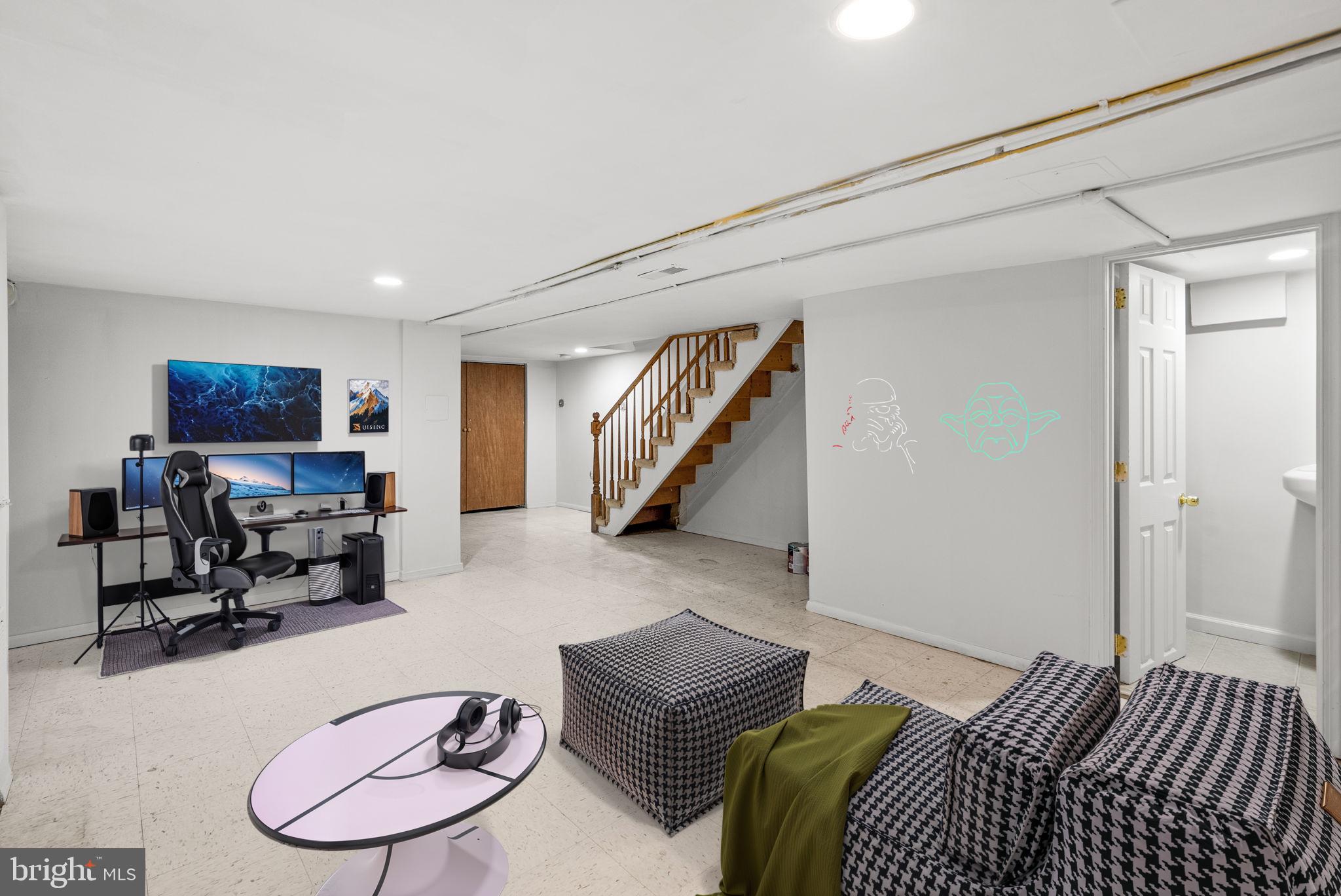 28 SHERMAN CIRCLE NW